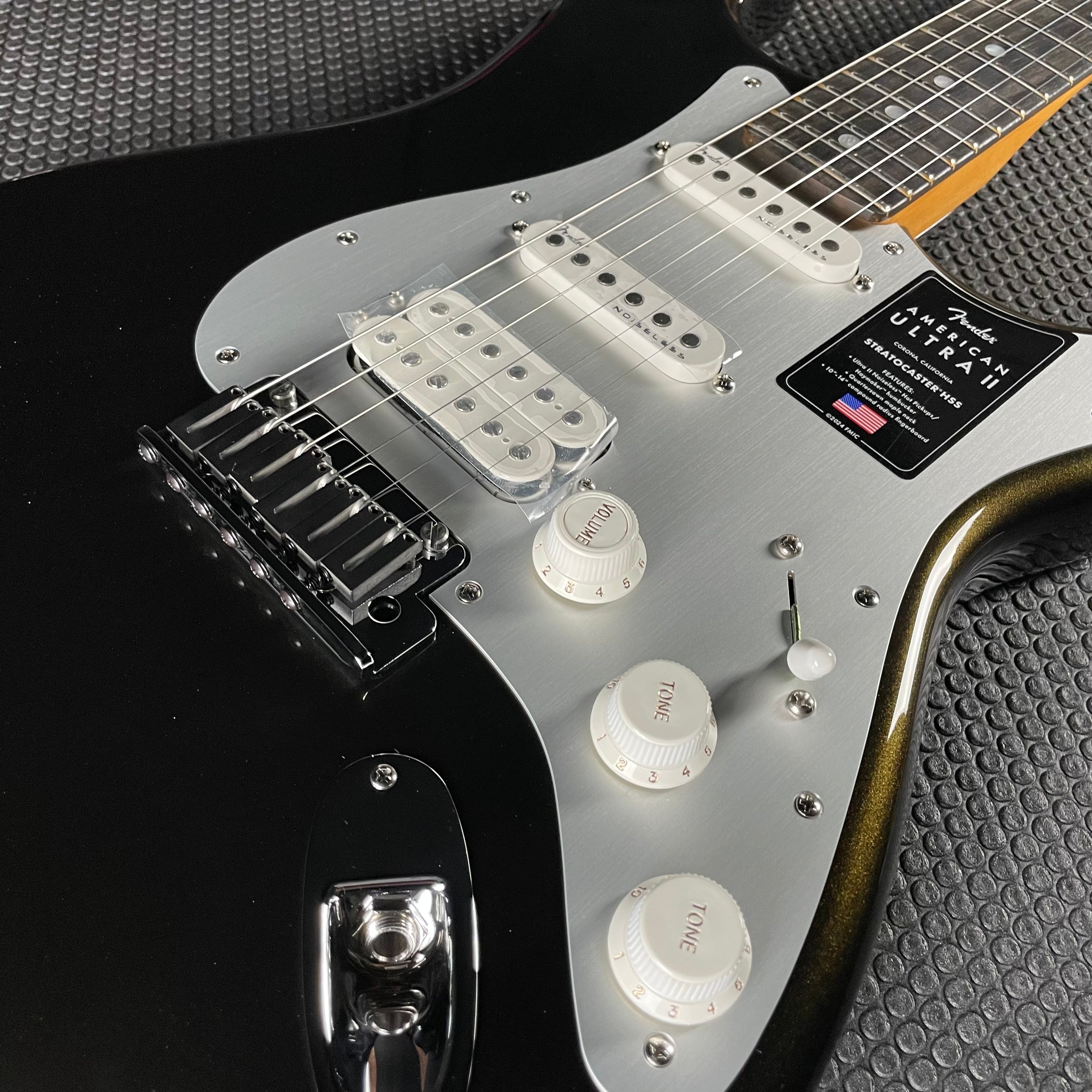 Fender American Ultra II Stratocaster HSS, Ebony- Texas Tea (8lbs 3oz) - Metronome Music Inc.