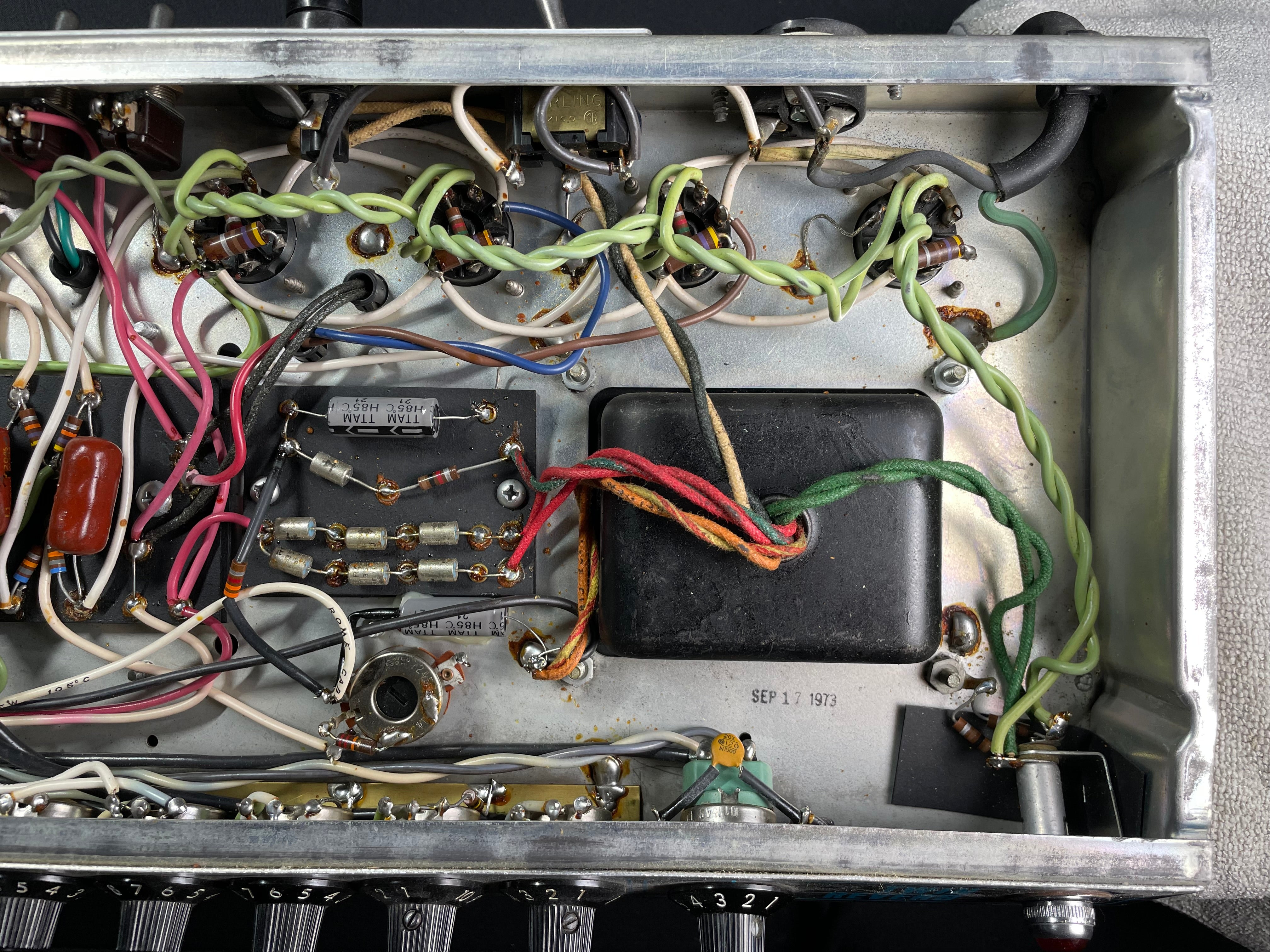 Fender Twin Reverb 100-Watt 2x12" Guitar Combo (1973) - Metronome Music Inc.