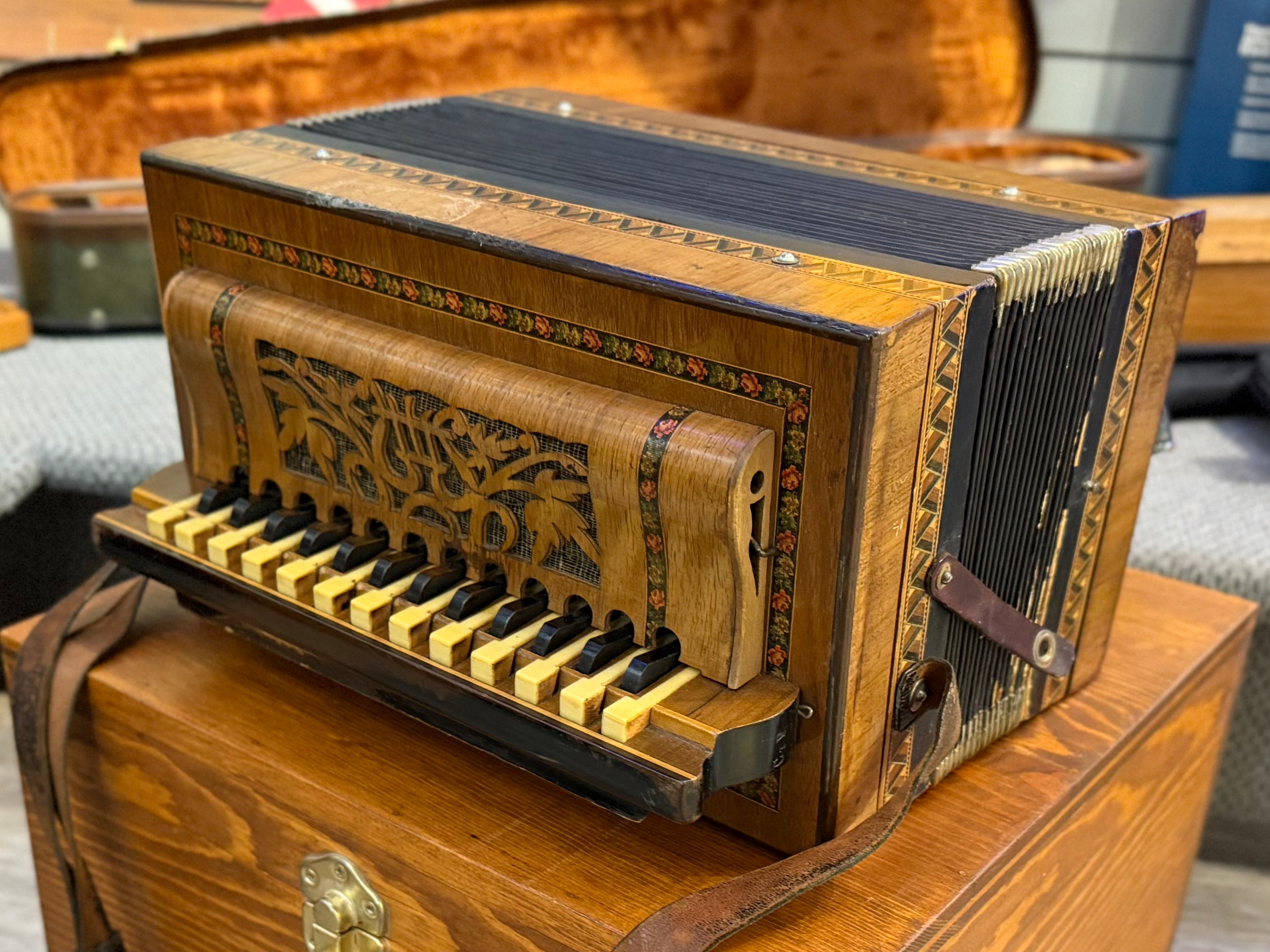 Hohner Button Box Accordion Germany, Unknown Model (1920s) - Metronome Music Inc.