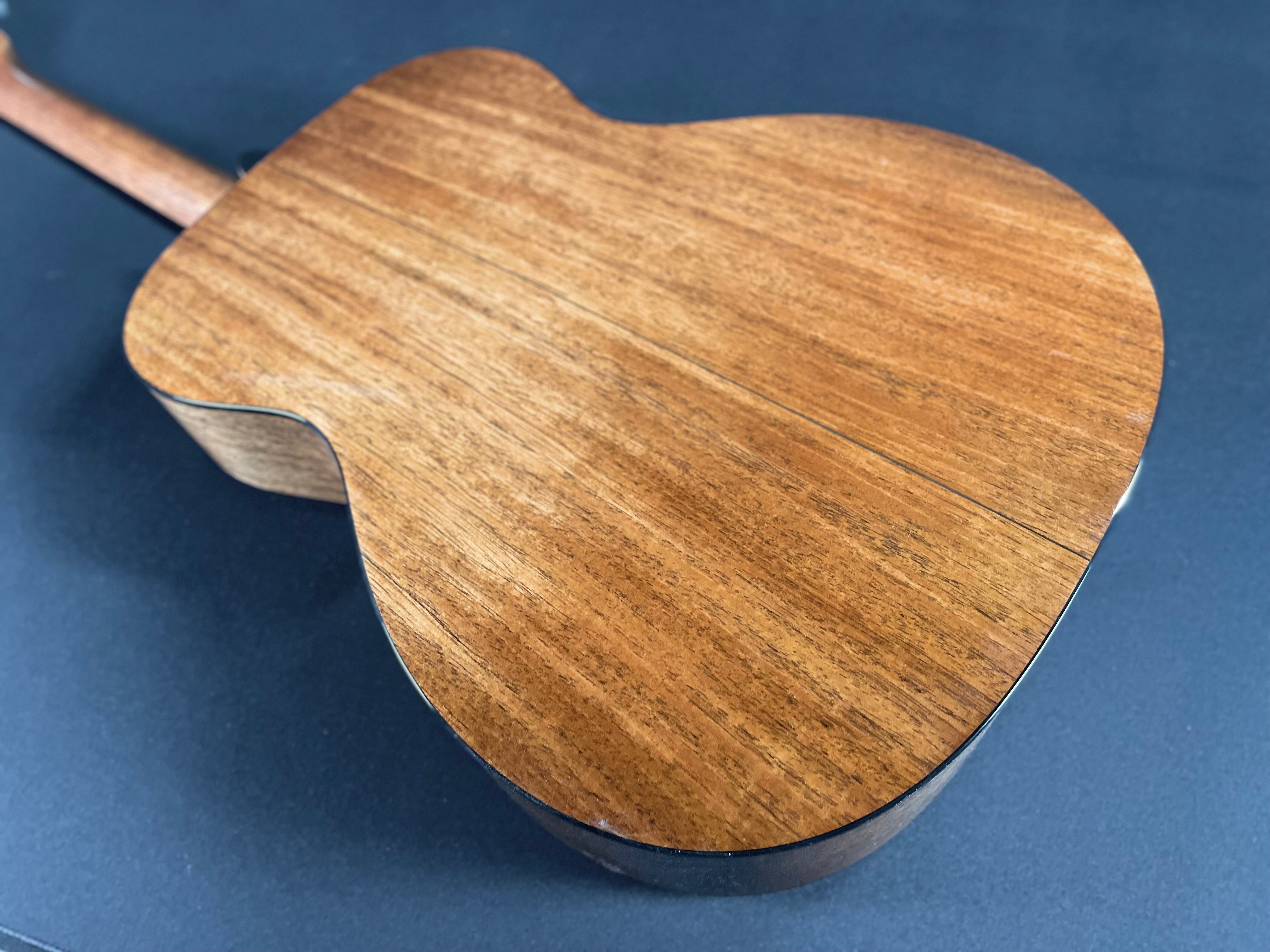 Martin 000-18 Standard w/Hardshell Case - Natural - Metronome Music Inc.