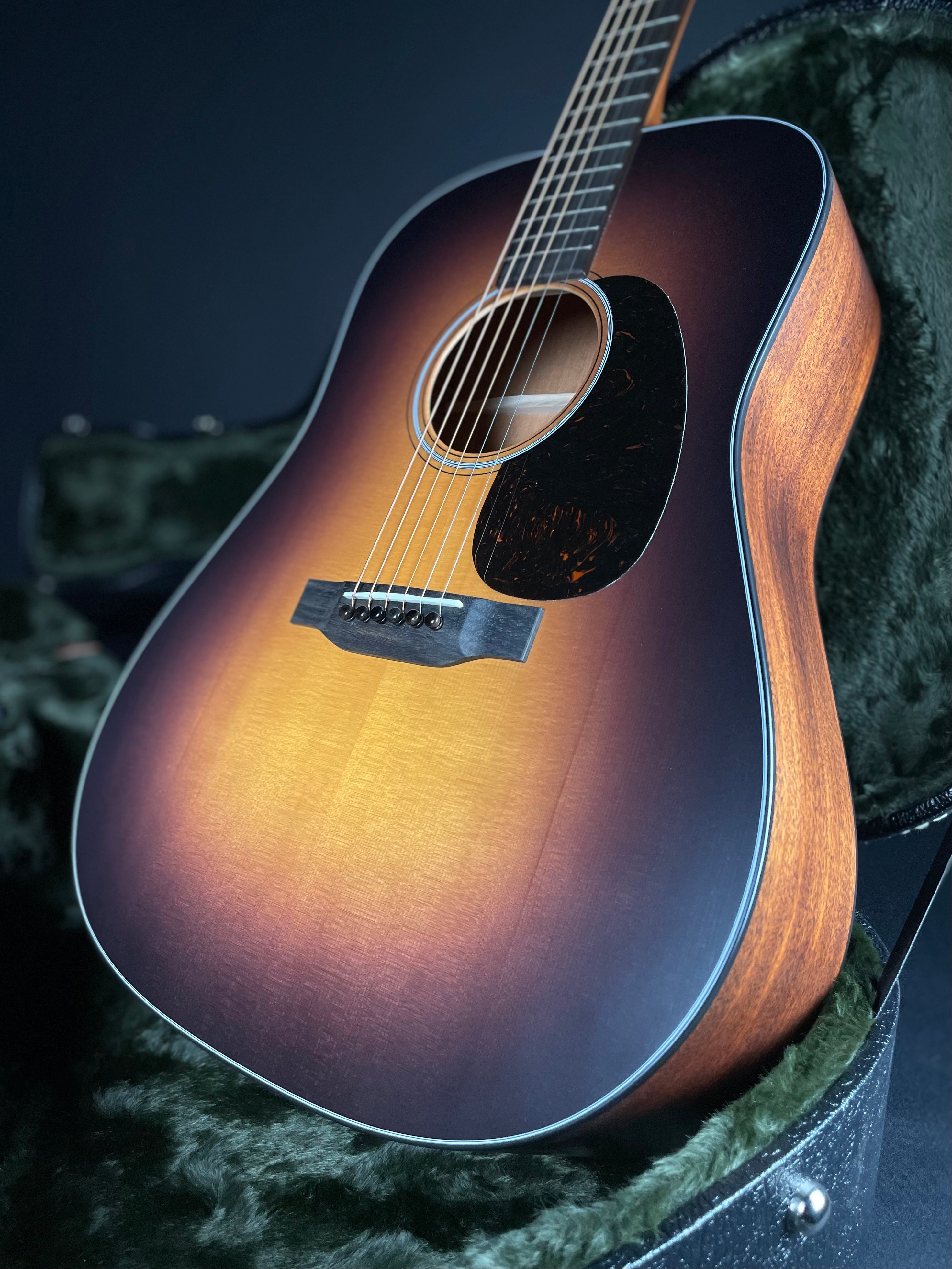 Martin D-18 Standard w/Hardshell Case - Satin 1935 Burst (2025) - Metronome Music Inc.