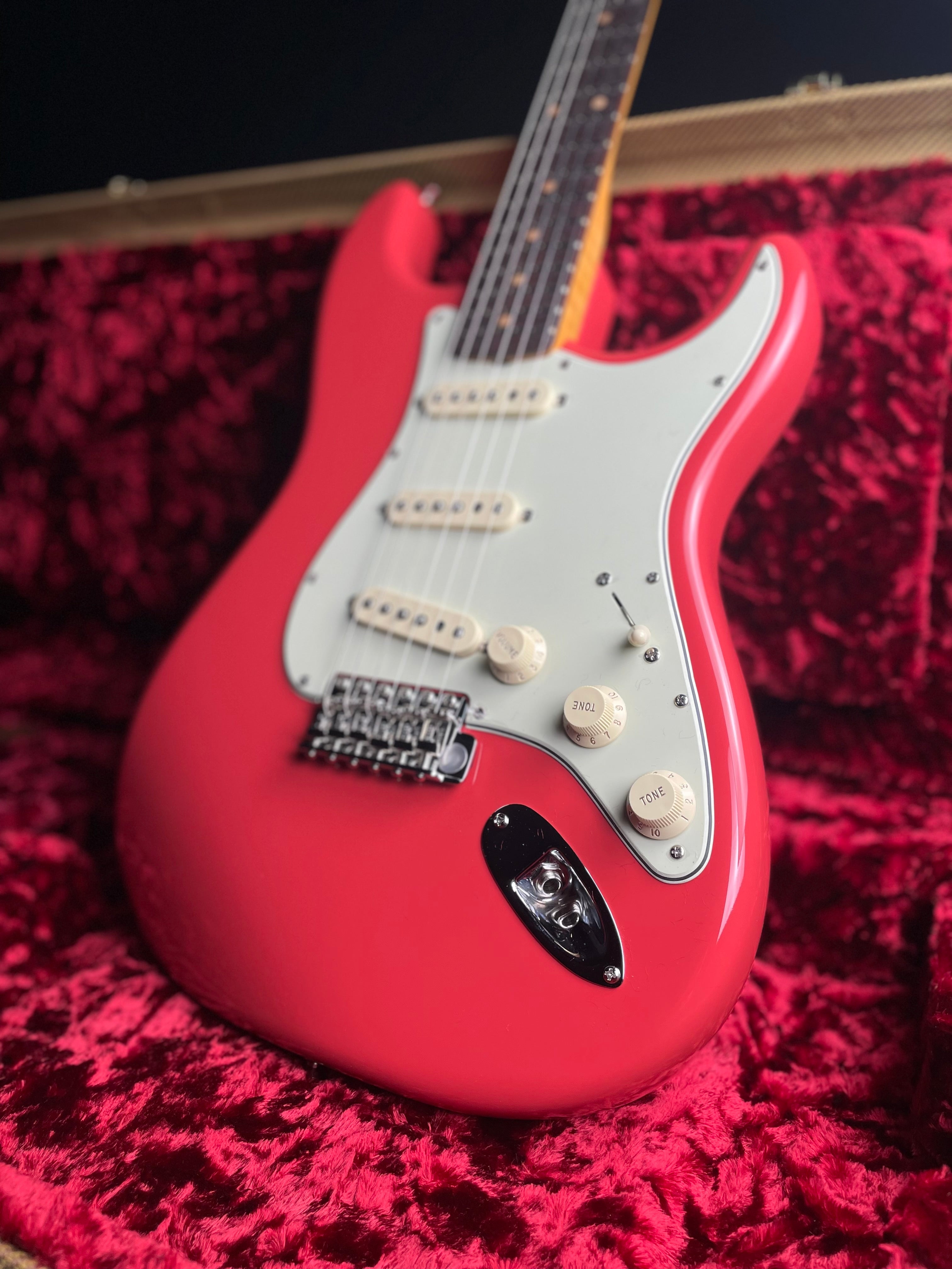 Fender Limited Edition American Vintage II 1961 Stratocaster Fiesta Red w/3A Flame Maple Neck