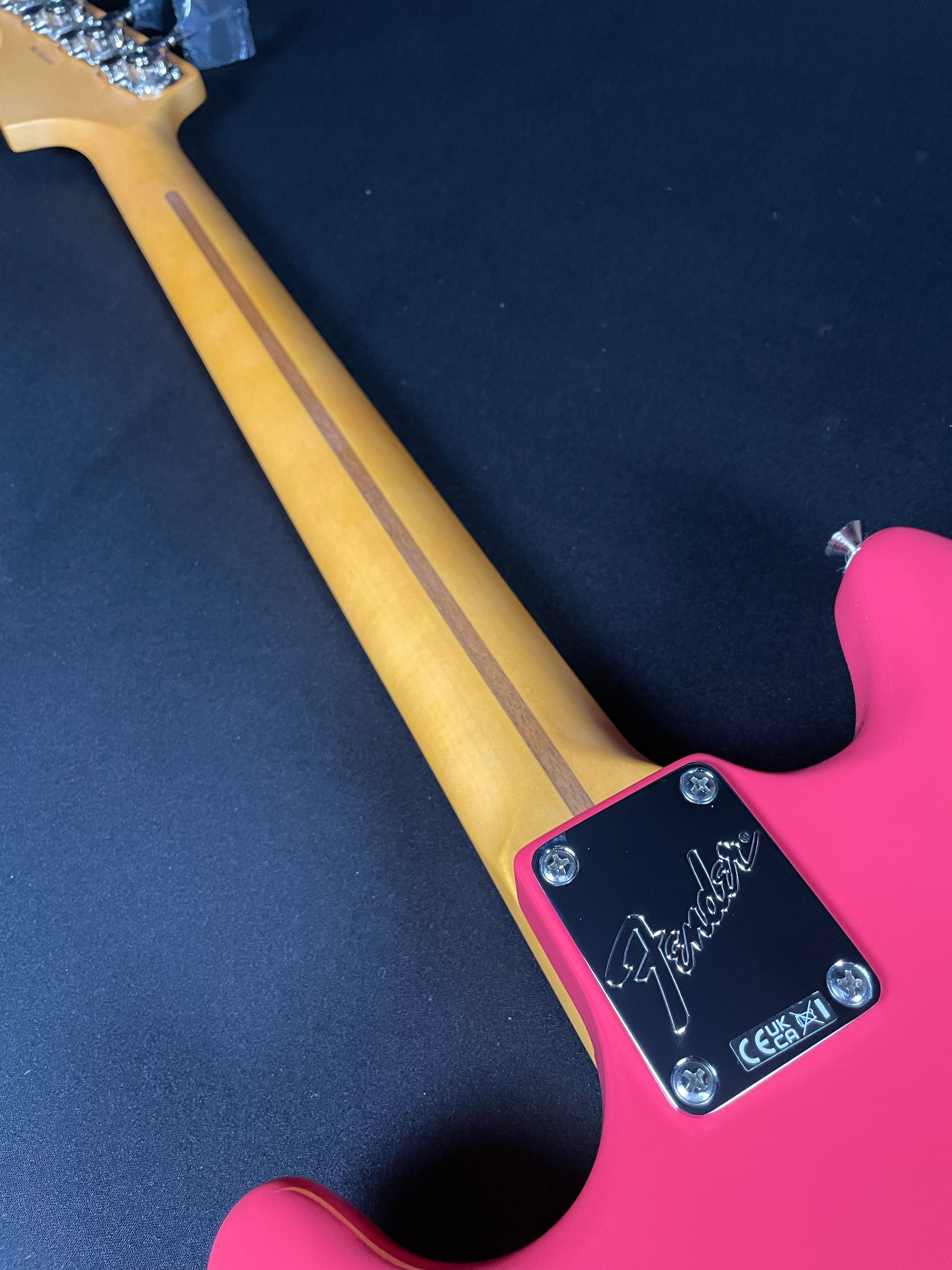 Fender American Professional Classic Mustang Bass - Faded Dakota Red - Metronome Music Inc.