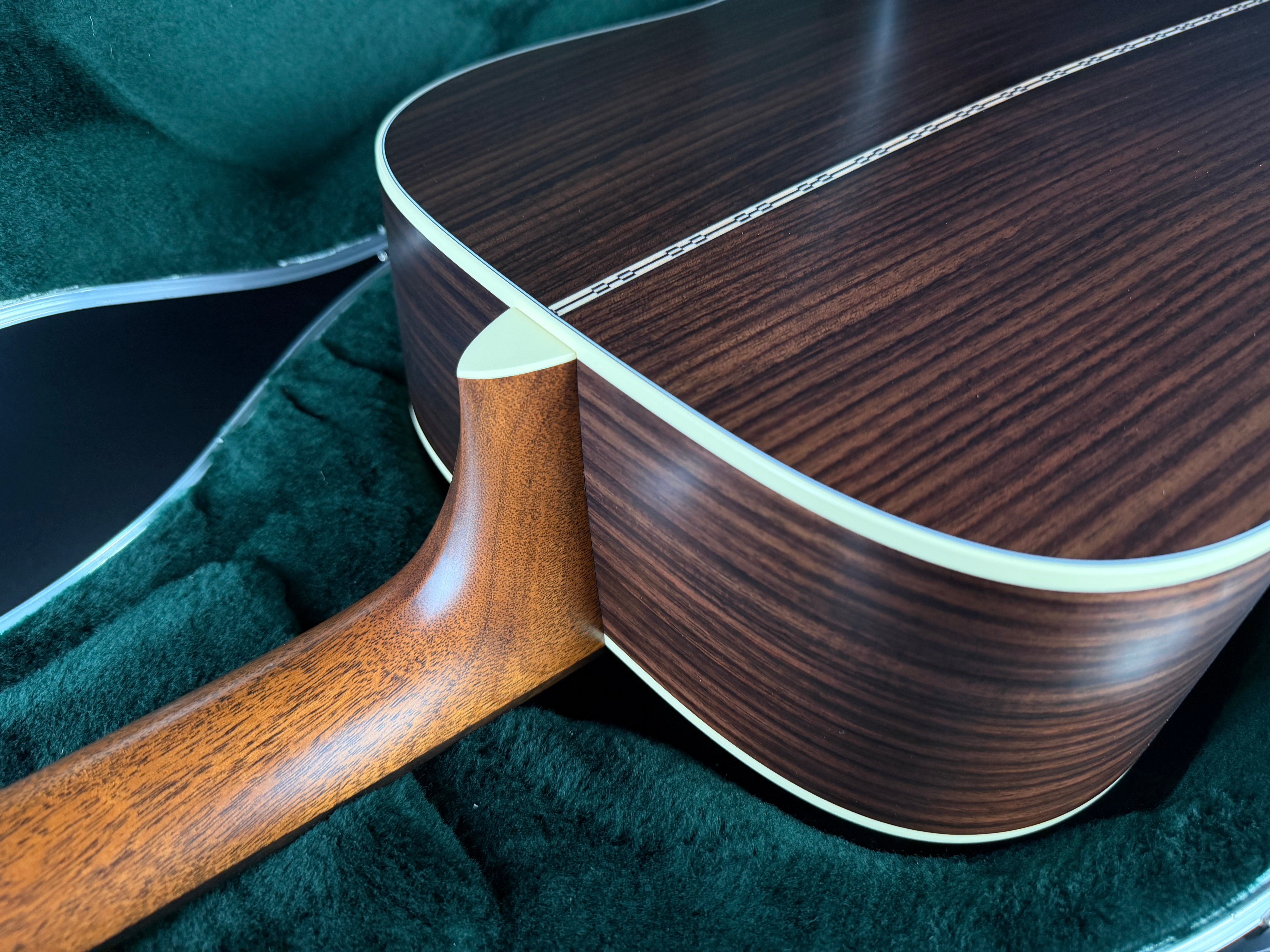 Martin D-28 Standard w/ Hard Case Satin Natural (2026)