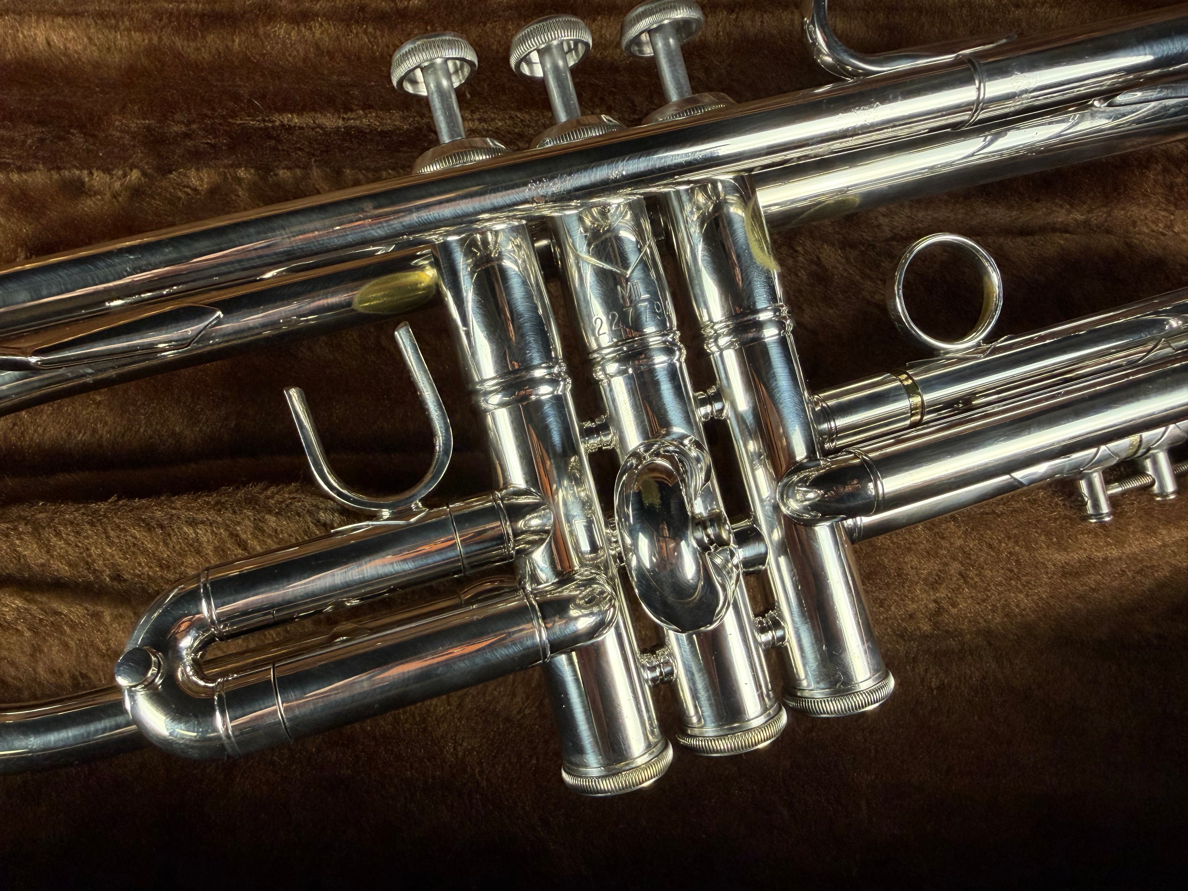 Bach Stradivarius Model 37 Bb Trumpet - Silver-Plated (1980s) - Metronome Music Inc.