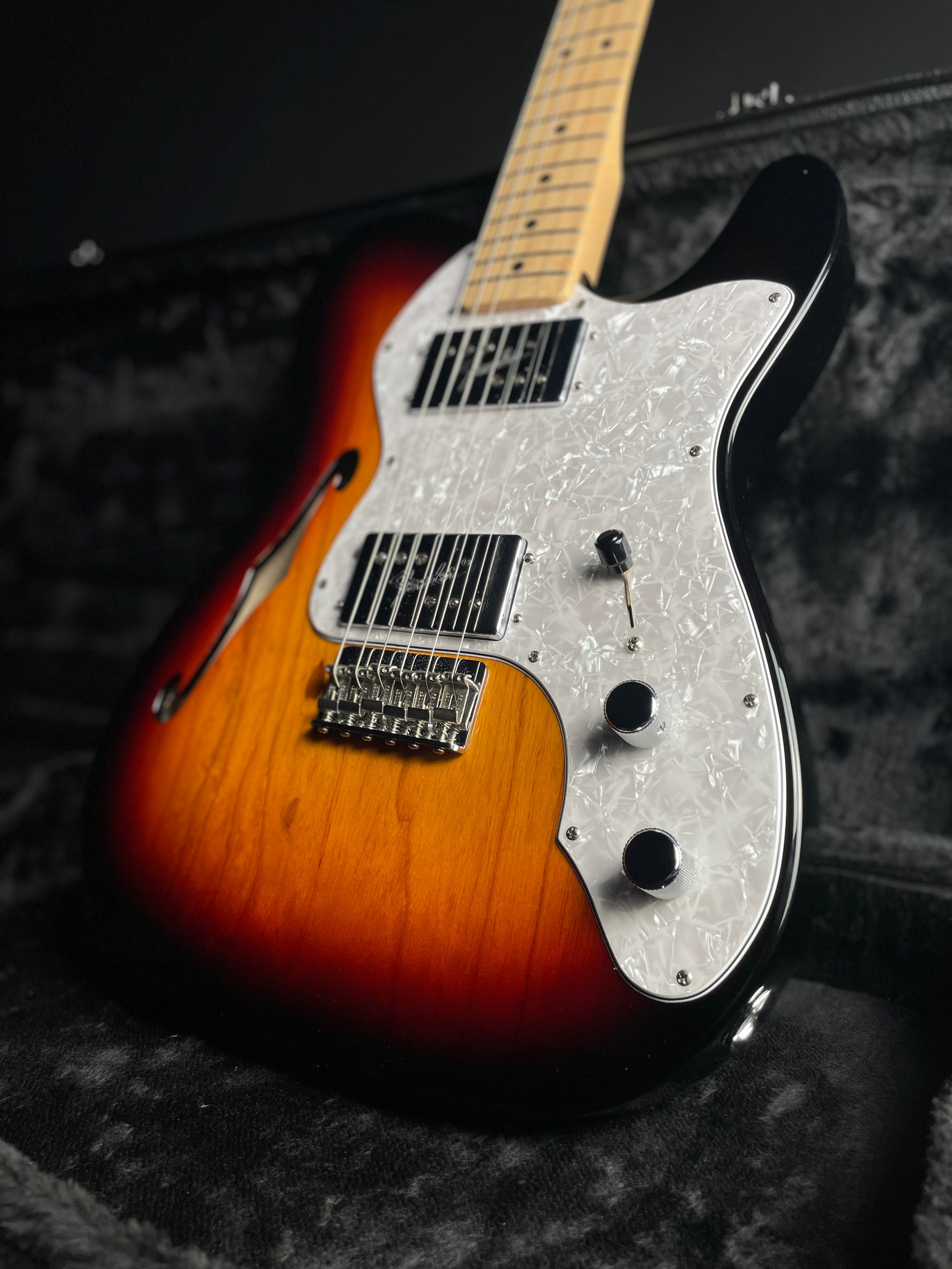Fender Classic Series '72 Telecaster, Thinline - 3-Color Sunburst (2017)