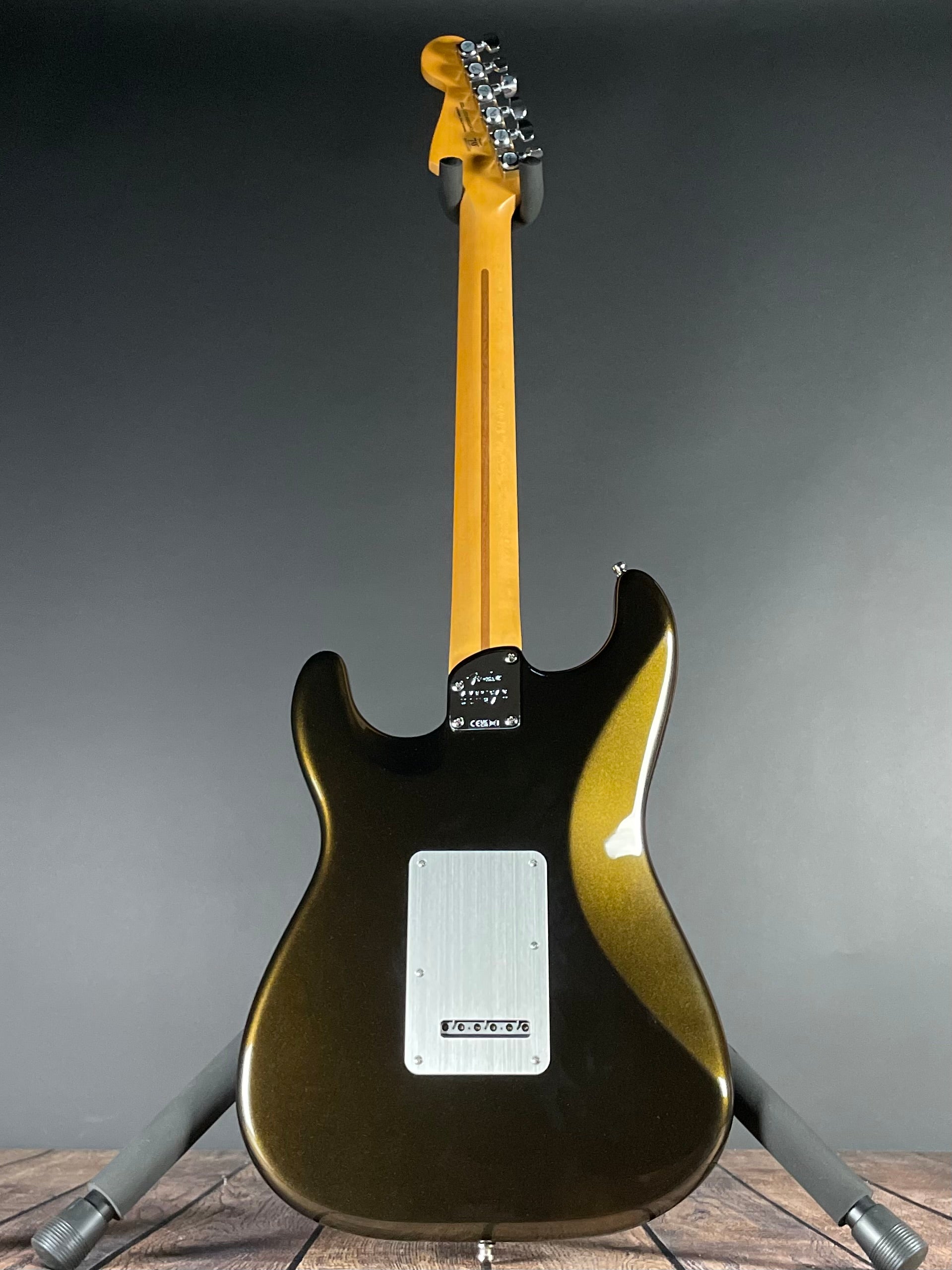 Fender American Ultra II Stratocaster HSS, Ebony- Texas Tea (8lbs 3oz) - Metronome Music Inc.