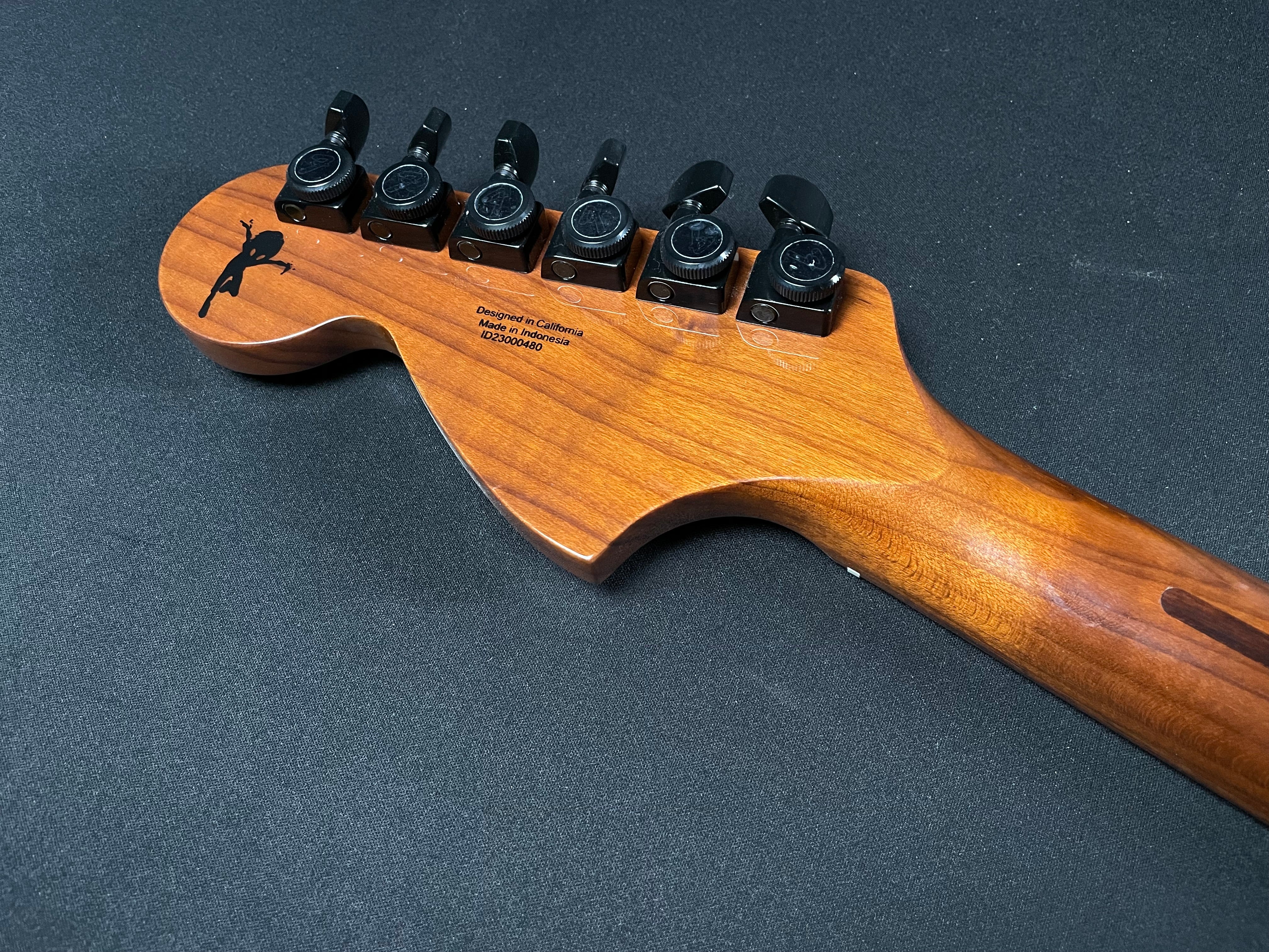 Fender Tom DeLonge Starcaster - Satin Olympic White (MINT) - Metronome Music Inc.