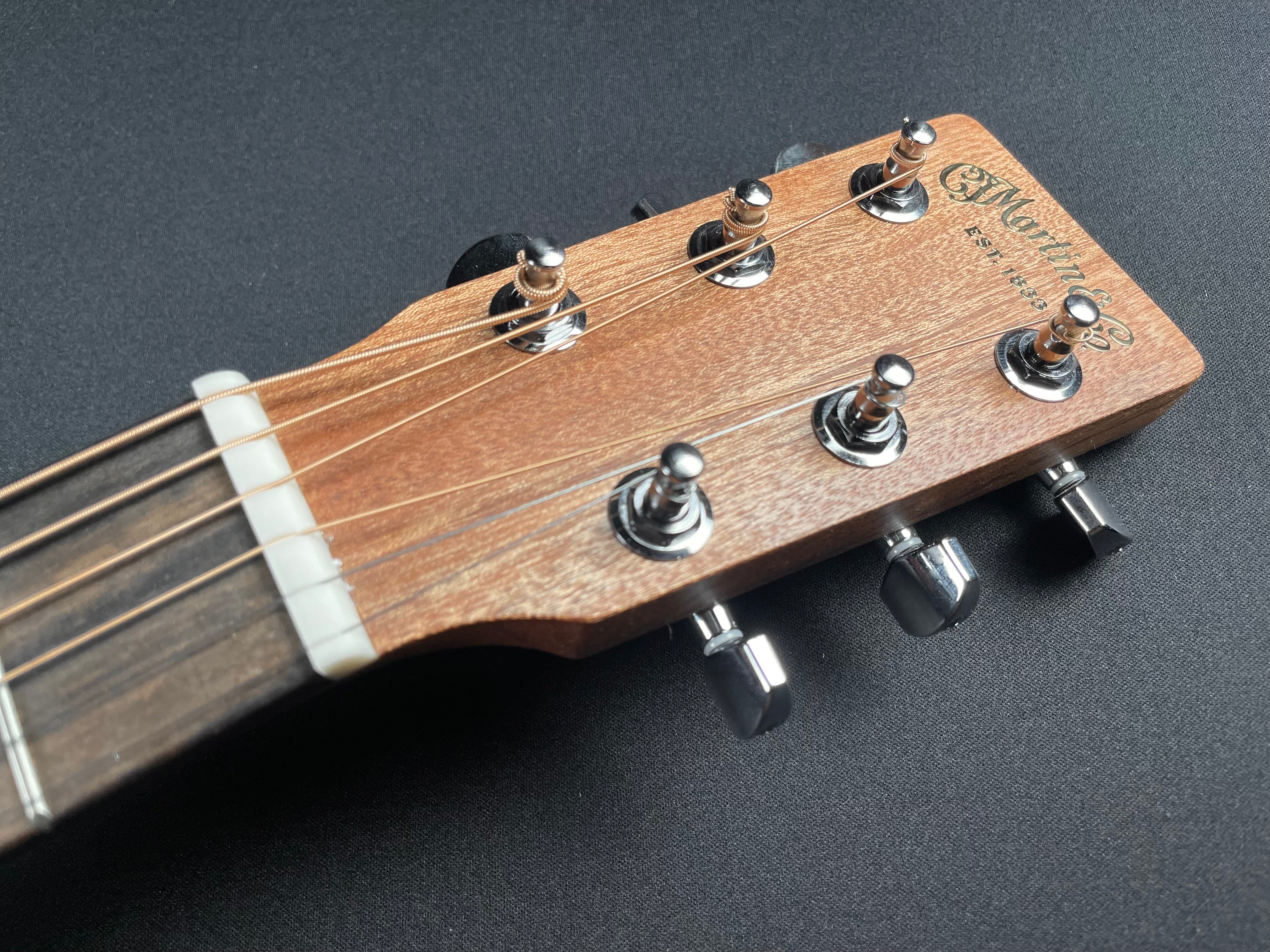 Martin 000JR-10E Shawn Mendes w/Soft Case - Natural - Metronome Music Inc.