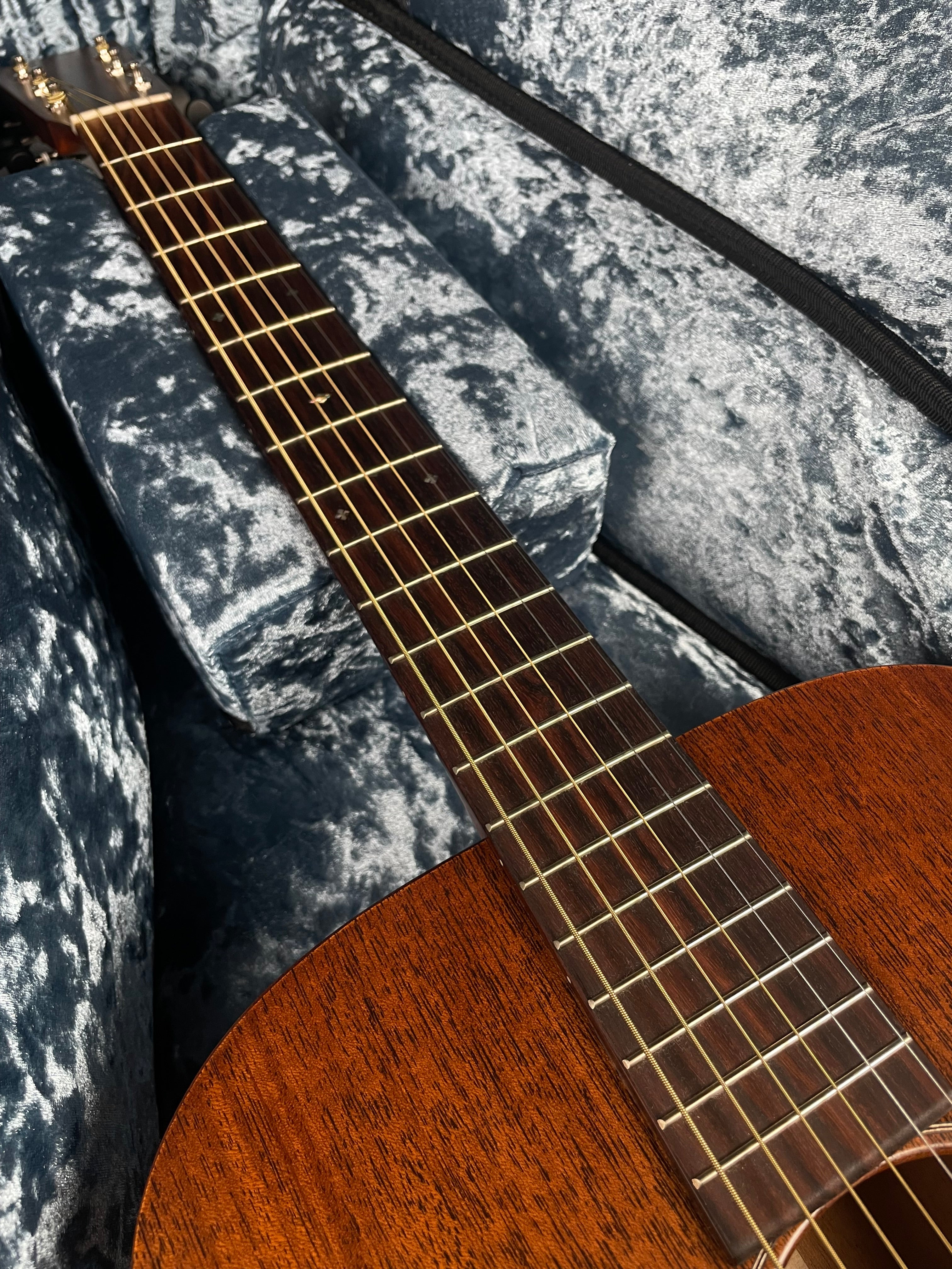 Martin 00-15M w/Softshell Case, Mahogany - Satin - Metronome Music Inc.