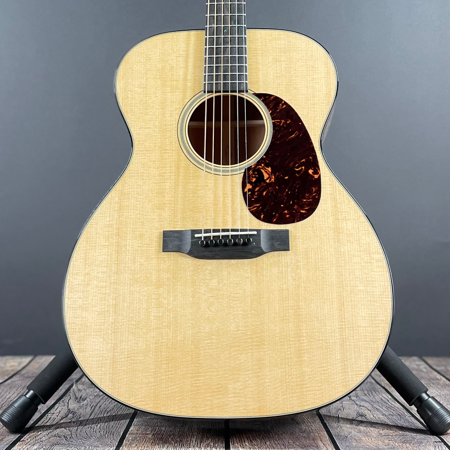 Martin 000-18 Standard w/Hardshell Case - Natural - Metronome Music Inc.