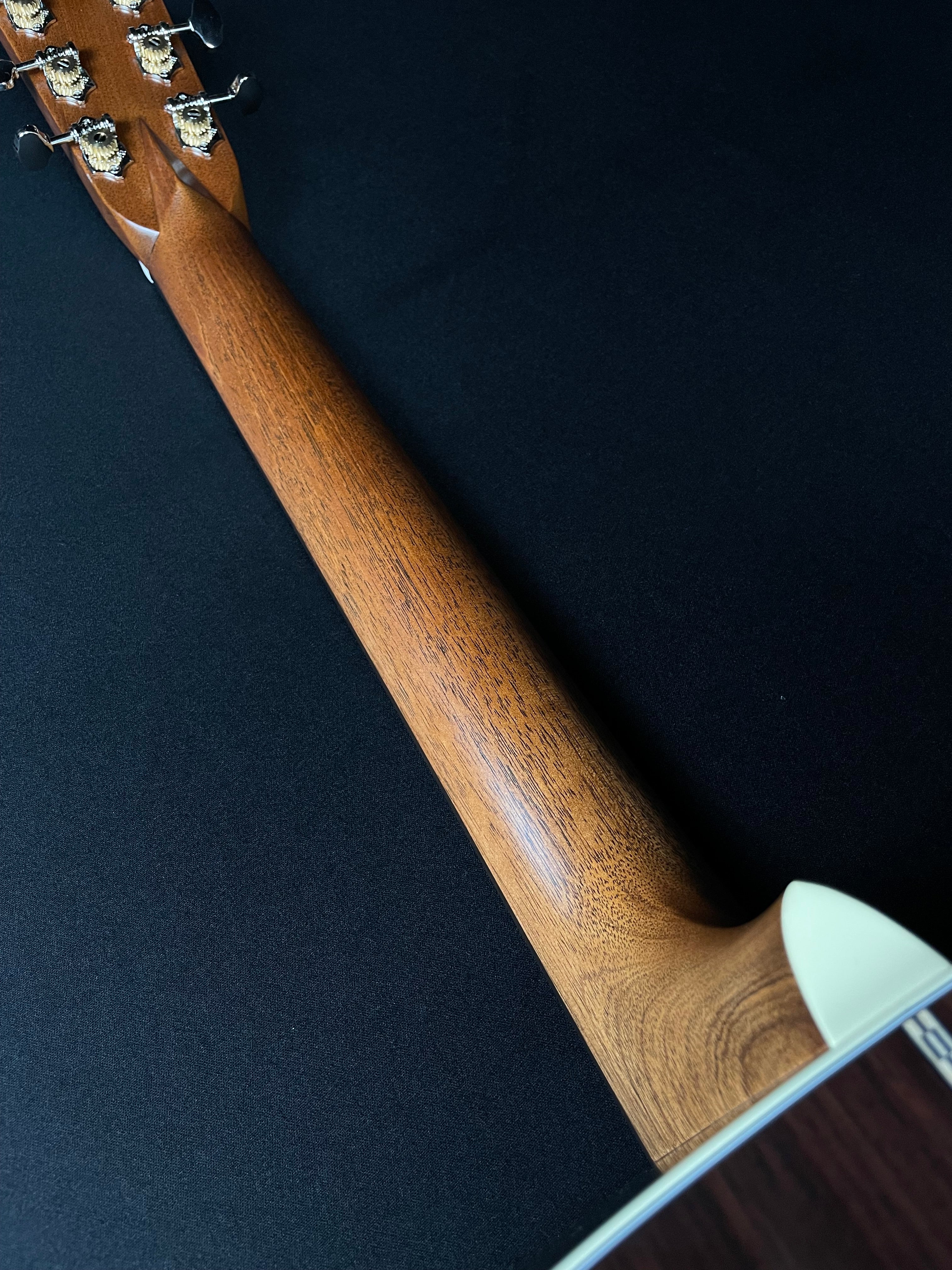 Martin D-28 Standard w/Hardshell Case - Satin Natural (2025) - Metronome Music Inc.