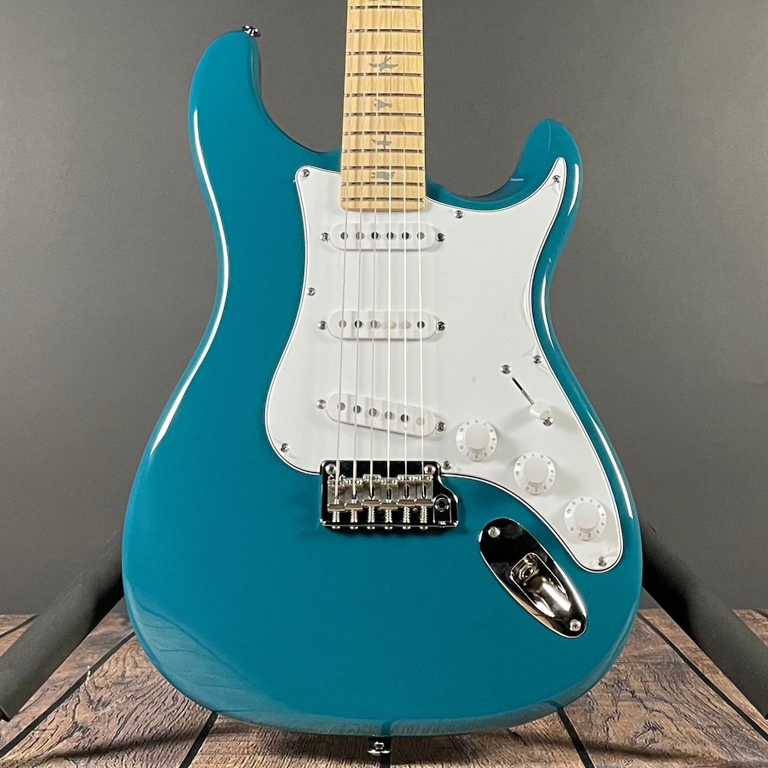 PRS SE Silver Sky Maple w/Gig Bag - Nylon - Metronome Music Inc.