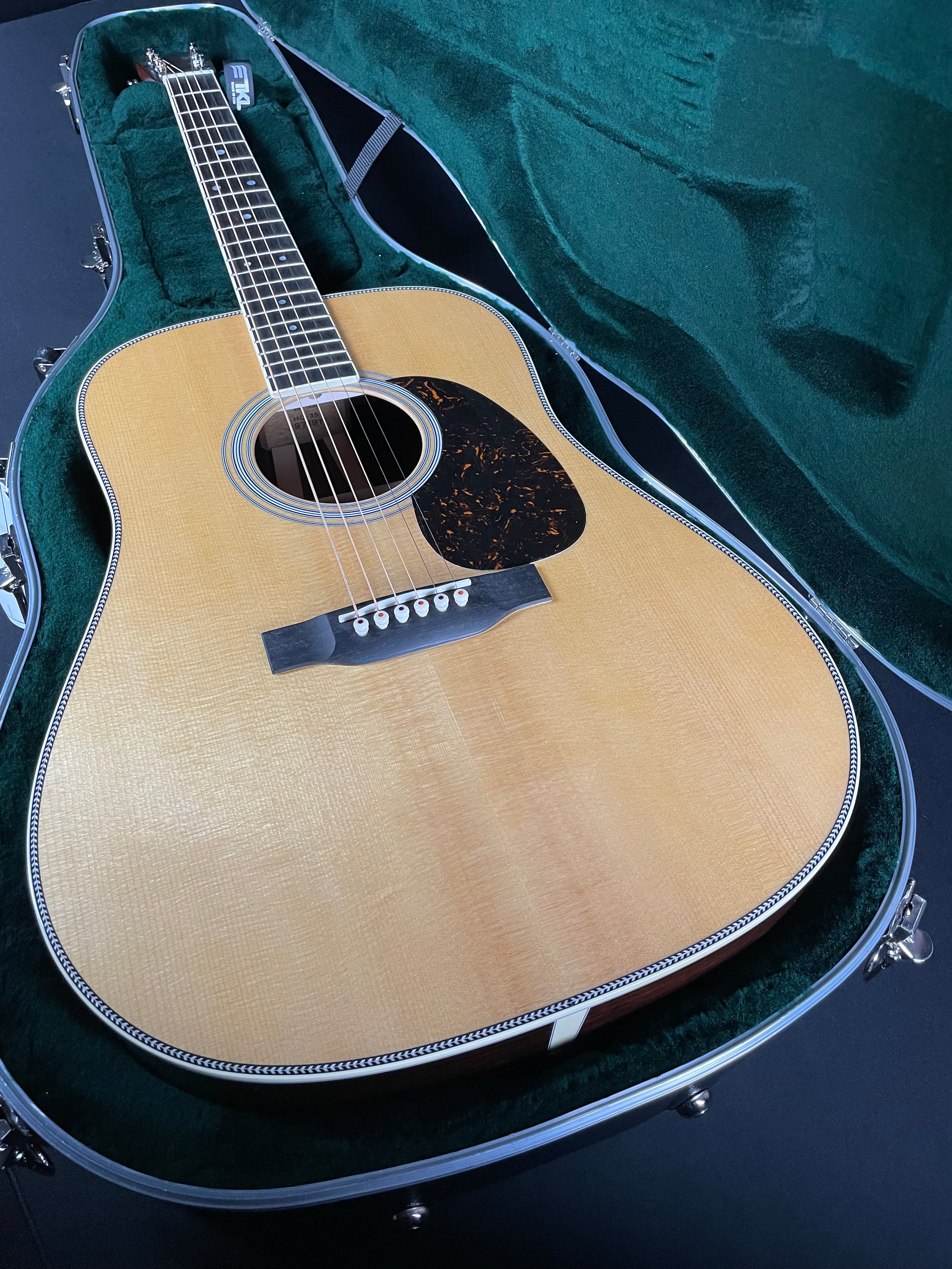 Martin HD-35 Standard w/Hardshell Case - Natural (2025)