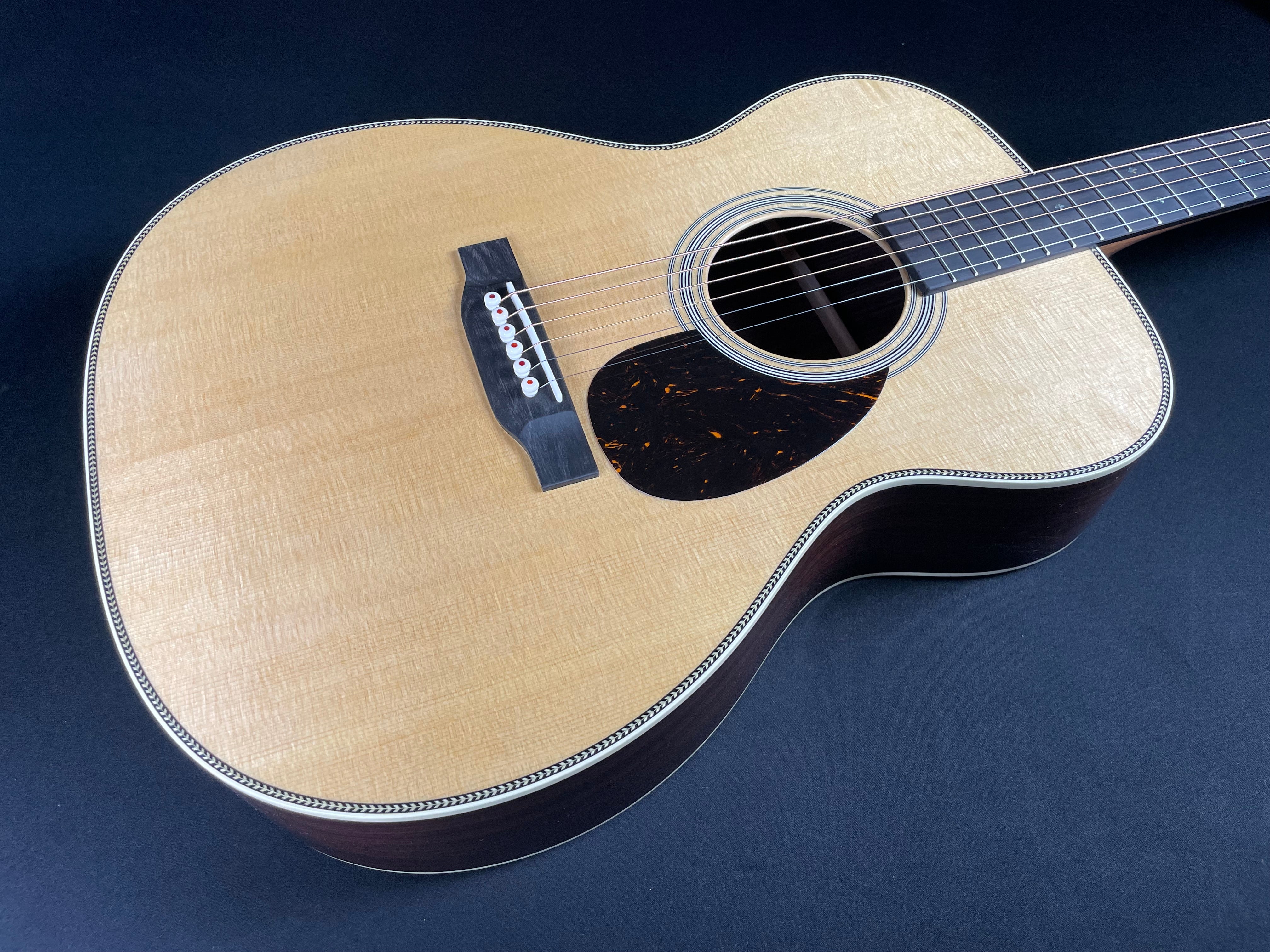 Martin OM-28 w/Hardshell Case, Natural (2025) - Metronome Music Inc.