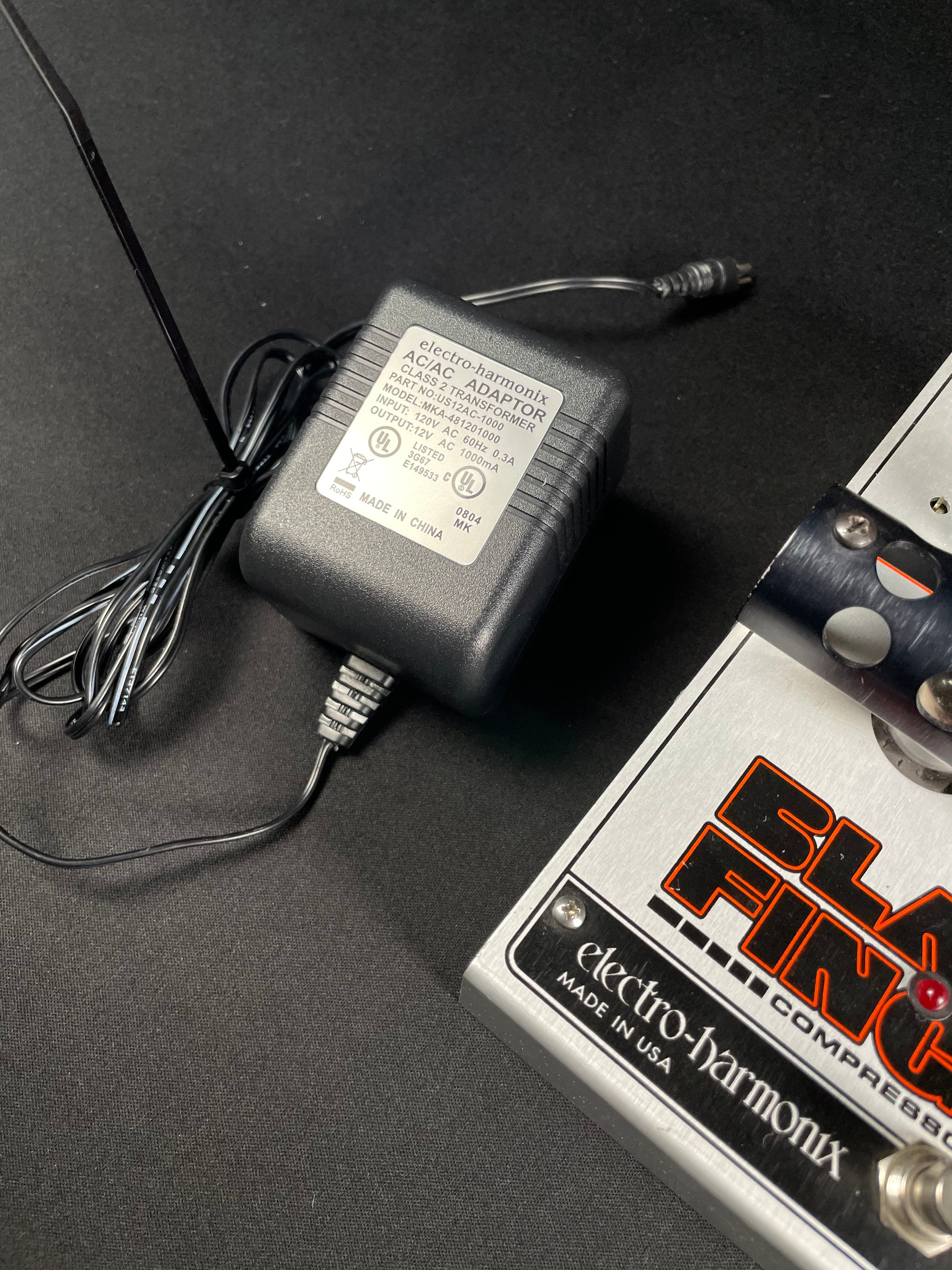 Electro-Harmonix Black Finger Optical Tube Compressor