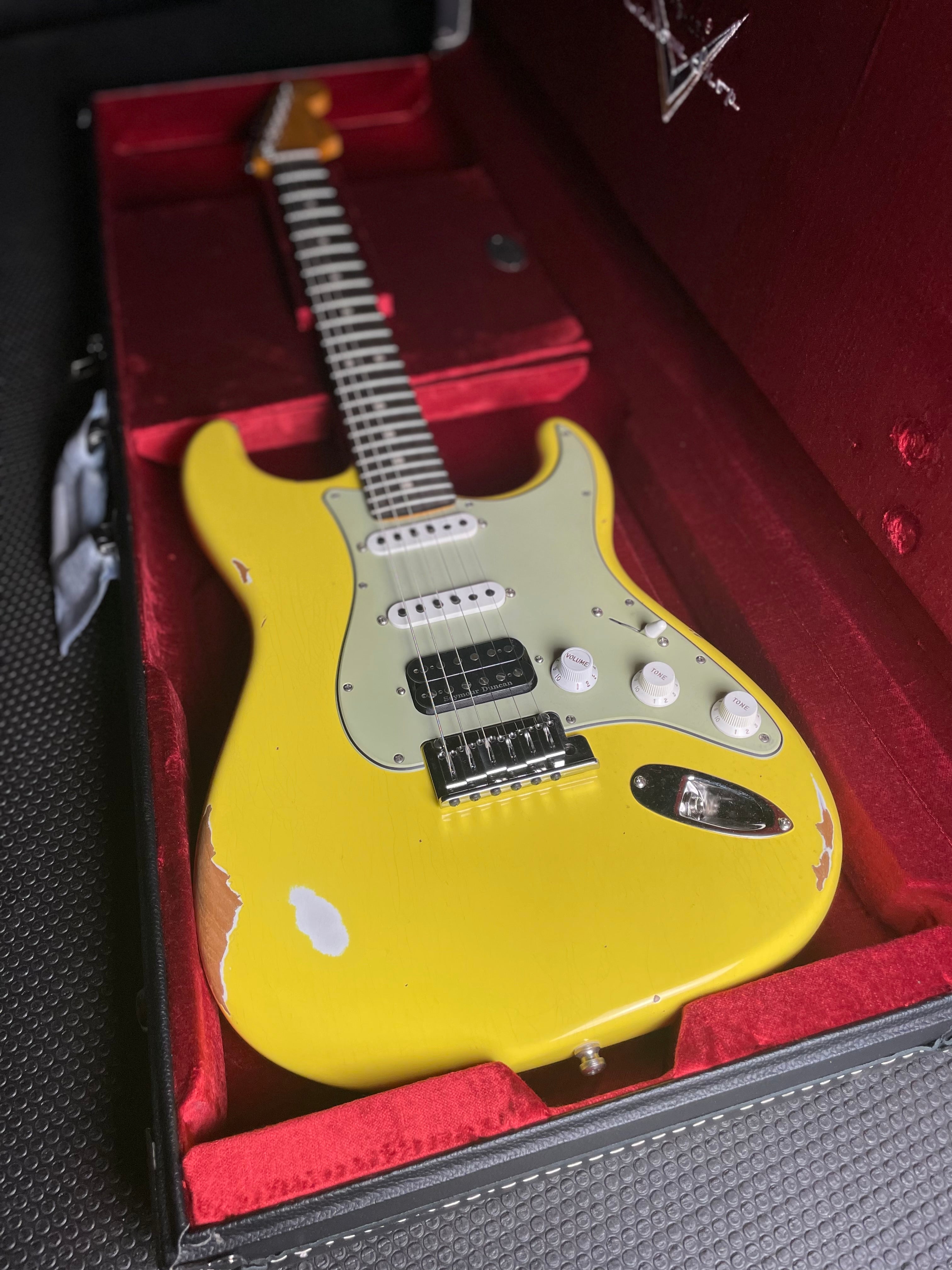 Fender Custom Shop Custom Deluxe Stratocaster HB S-1 - Graffiti Yellow - Metronome Music Inc.