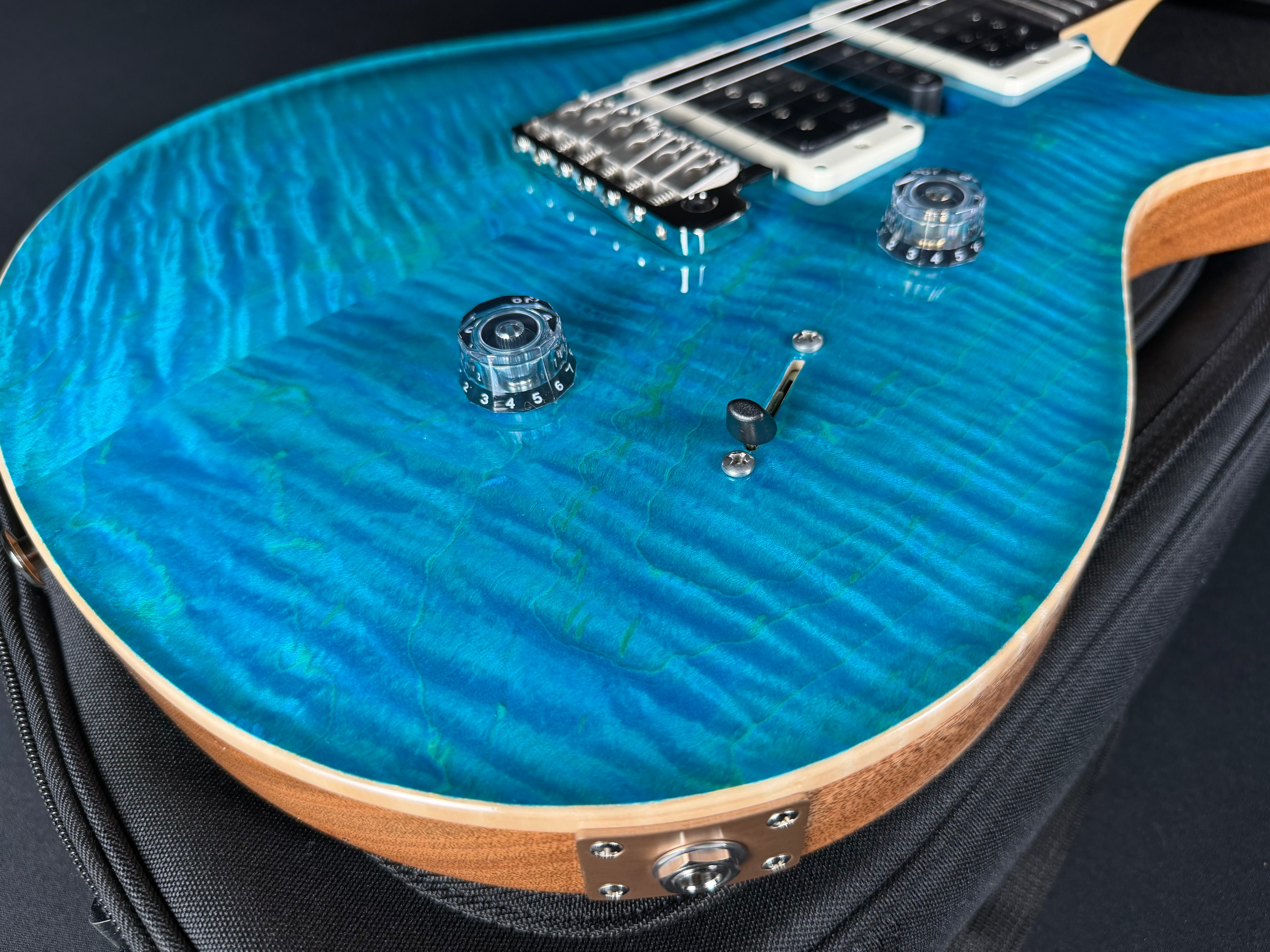 CE24 Special - Metronome Music Inc.