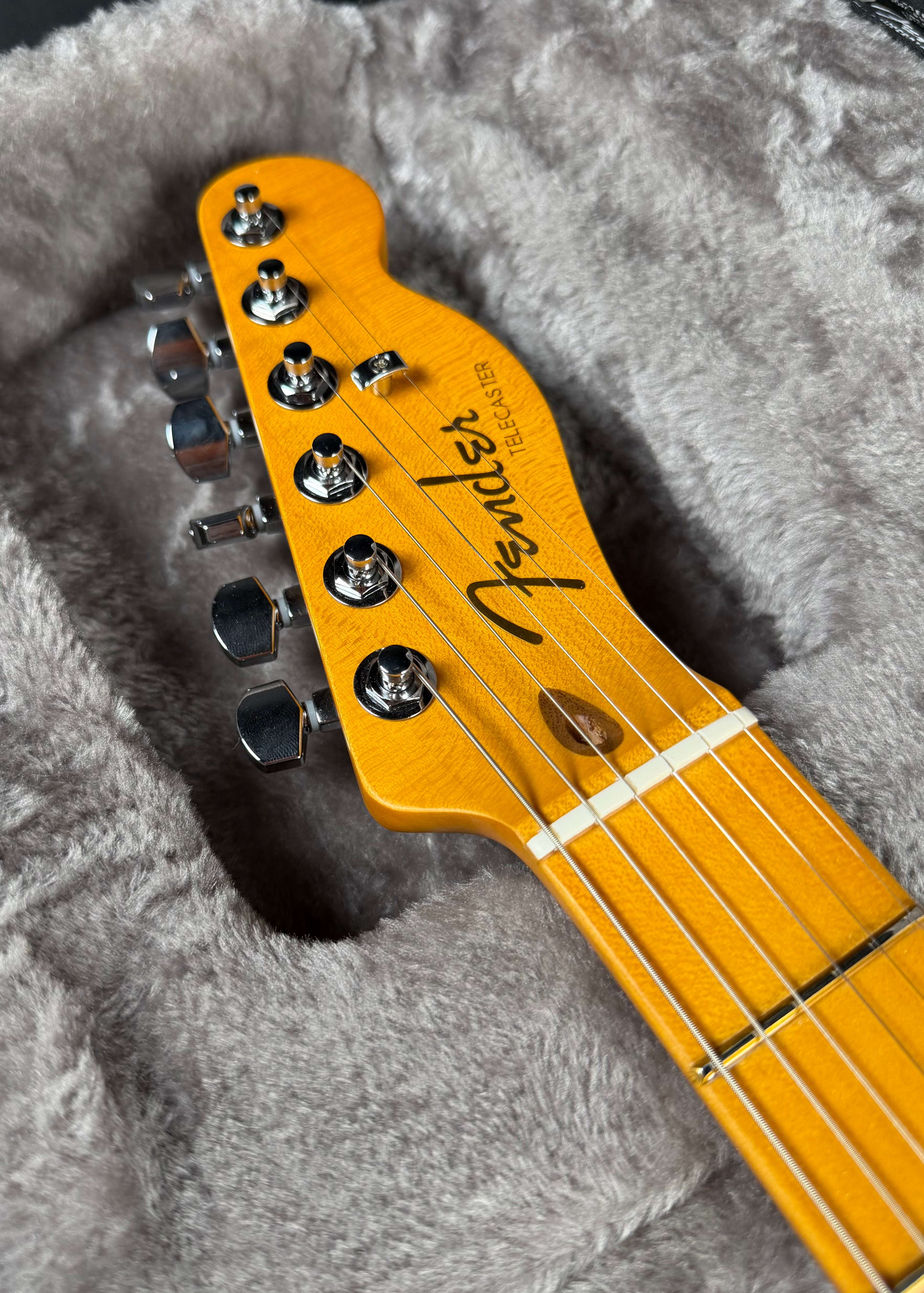 Fender American Ultra II Telecaster, Maple - Sinister Red (2026)