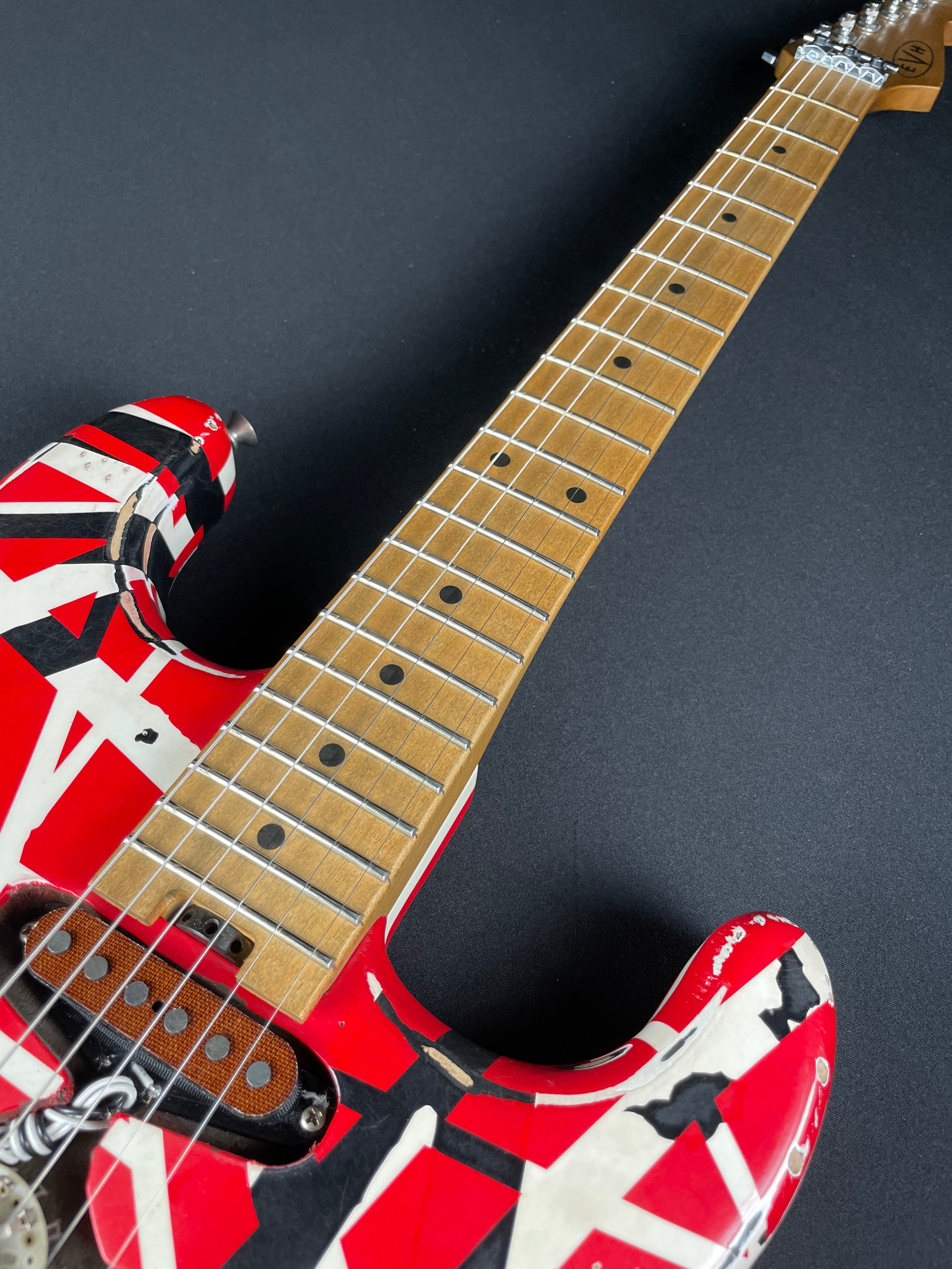 EVH Striped Series Frankenstein Relic - Red/Black/White - Metronome Music Inc.