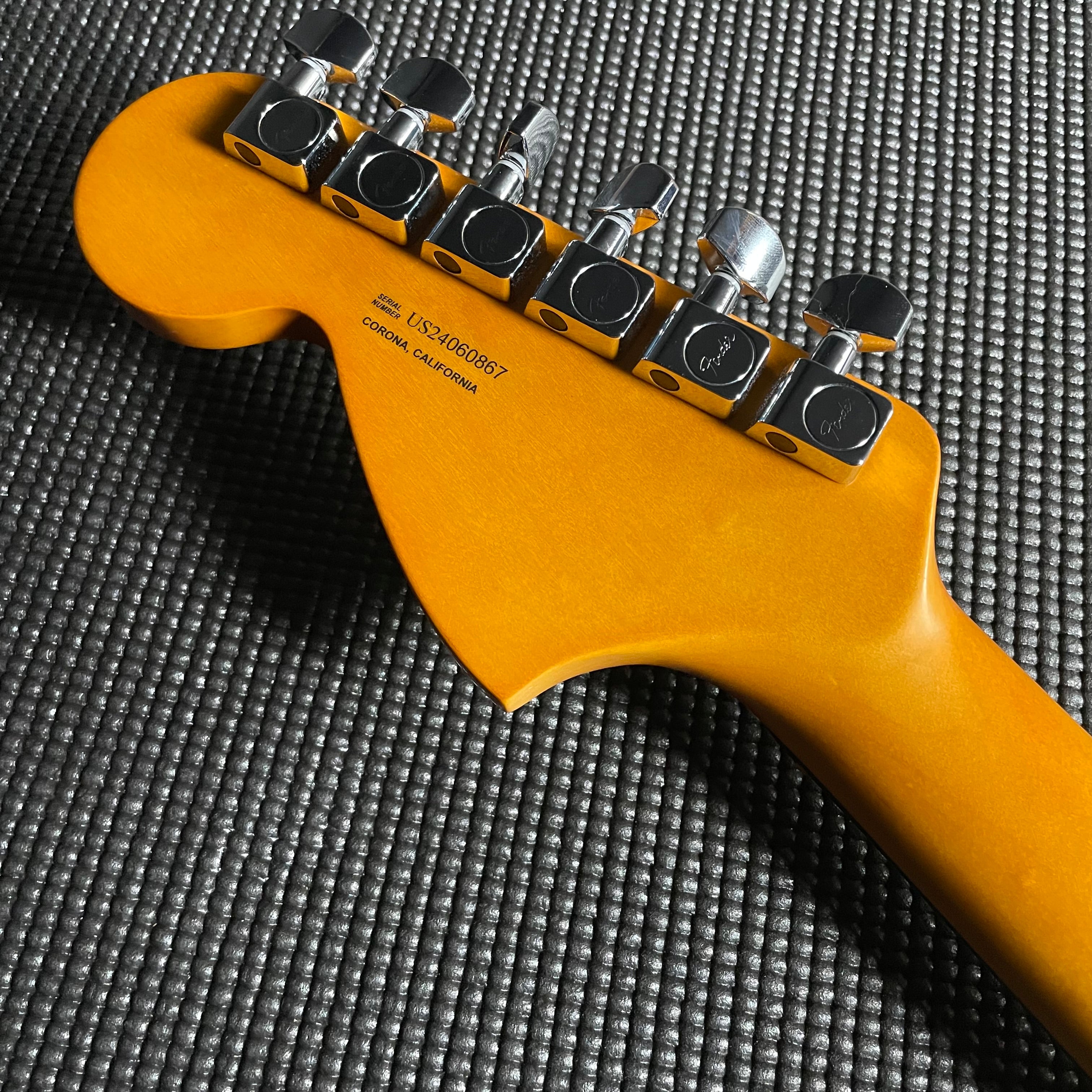 Fender American Professional II Telecaster Deluxe - Mercury - Metronome Music Inc.