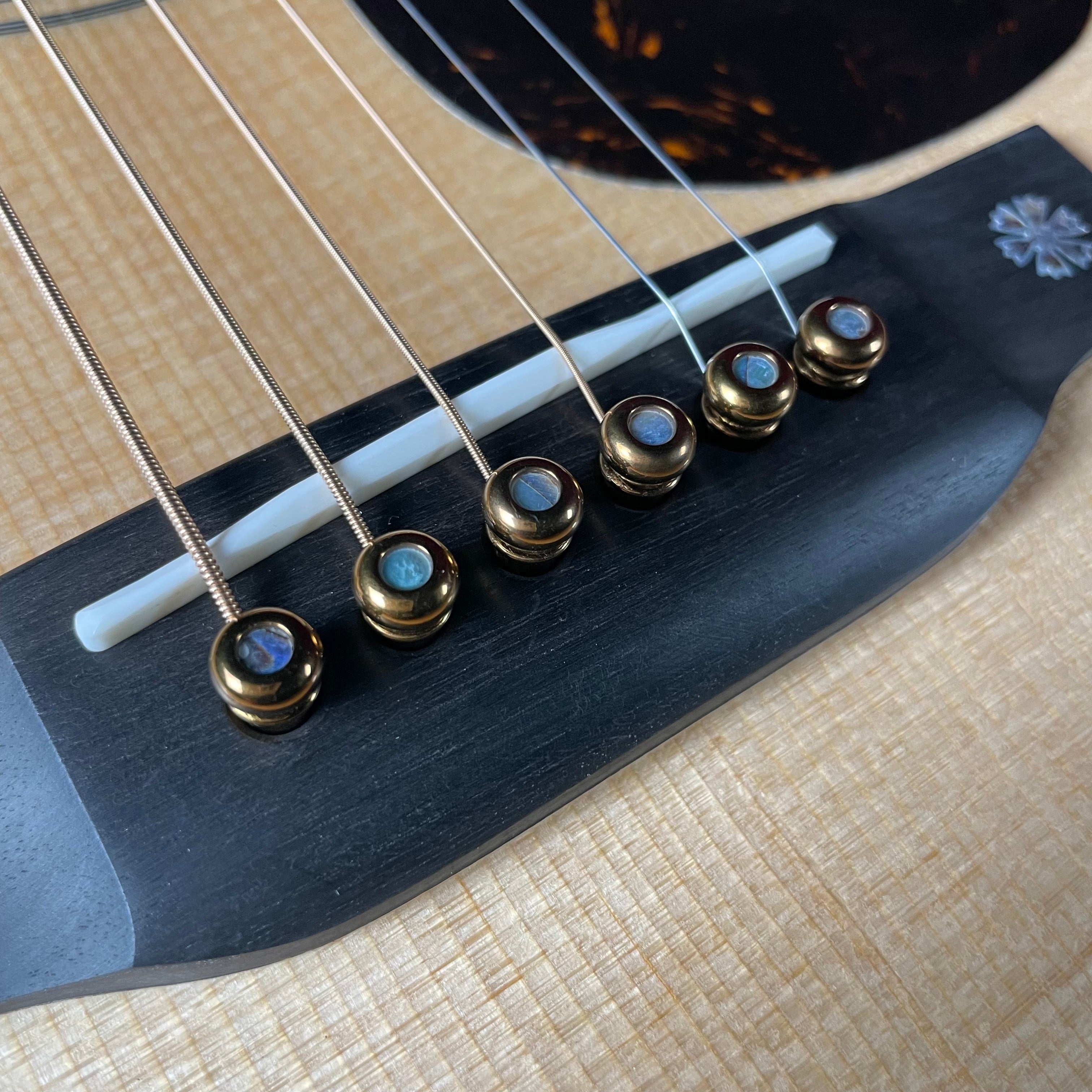 Martin D-42 Modern Deluxe w/Hardshell Case, Natural (2025) - Metronome Music Inc.