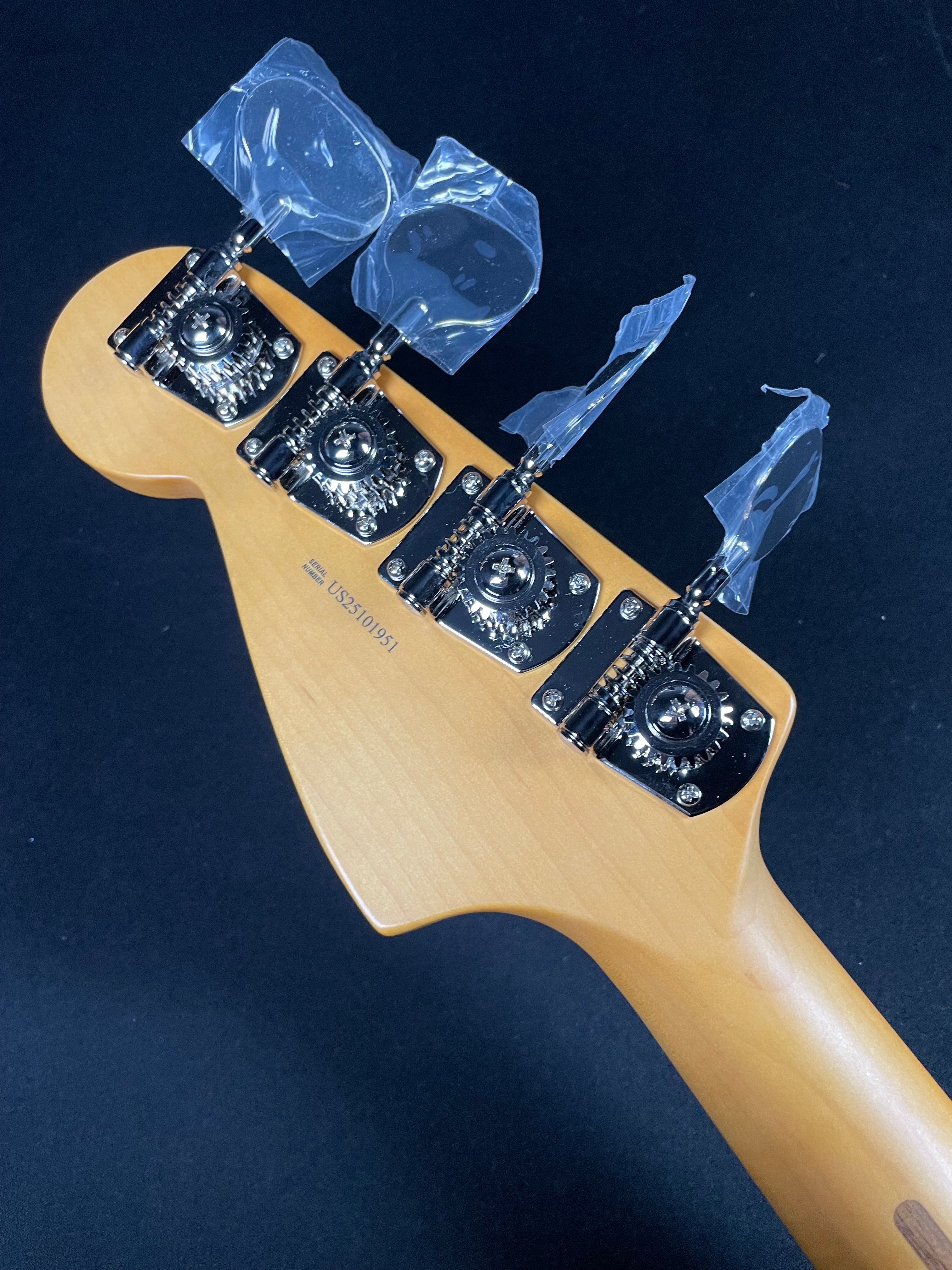 Fender American Professional Classic Mustang Bass - Faded Dakota Red - Metronome Music Inc.