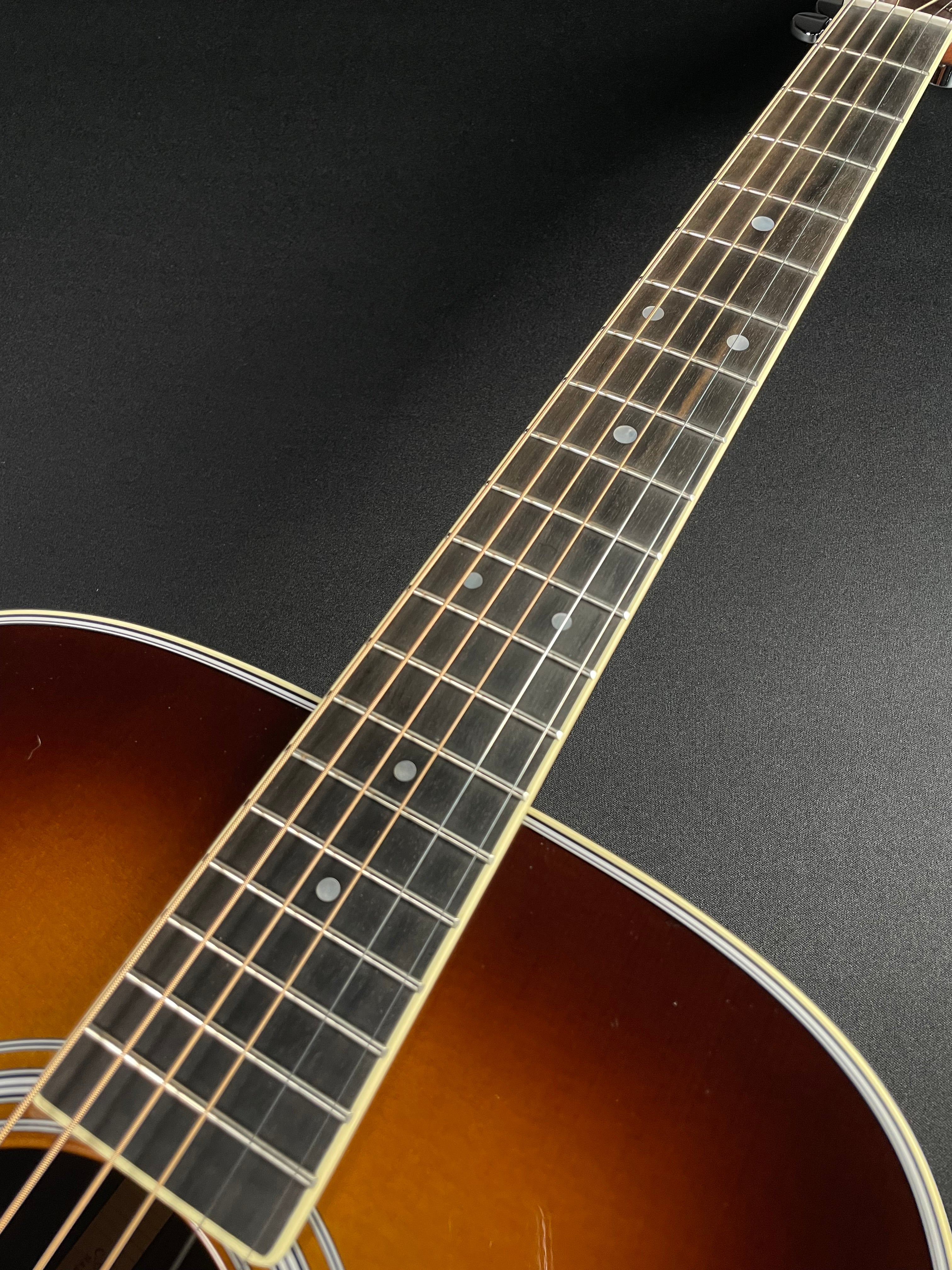 Martin D-35 Standard w/Hardshell Case - 1933 Ambertone (2025) - Metronome Music Inc.