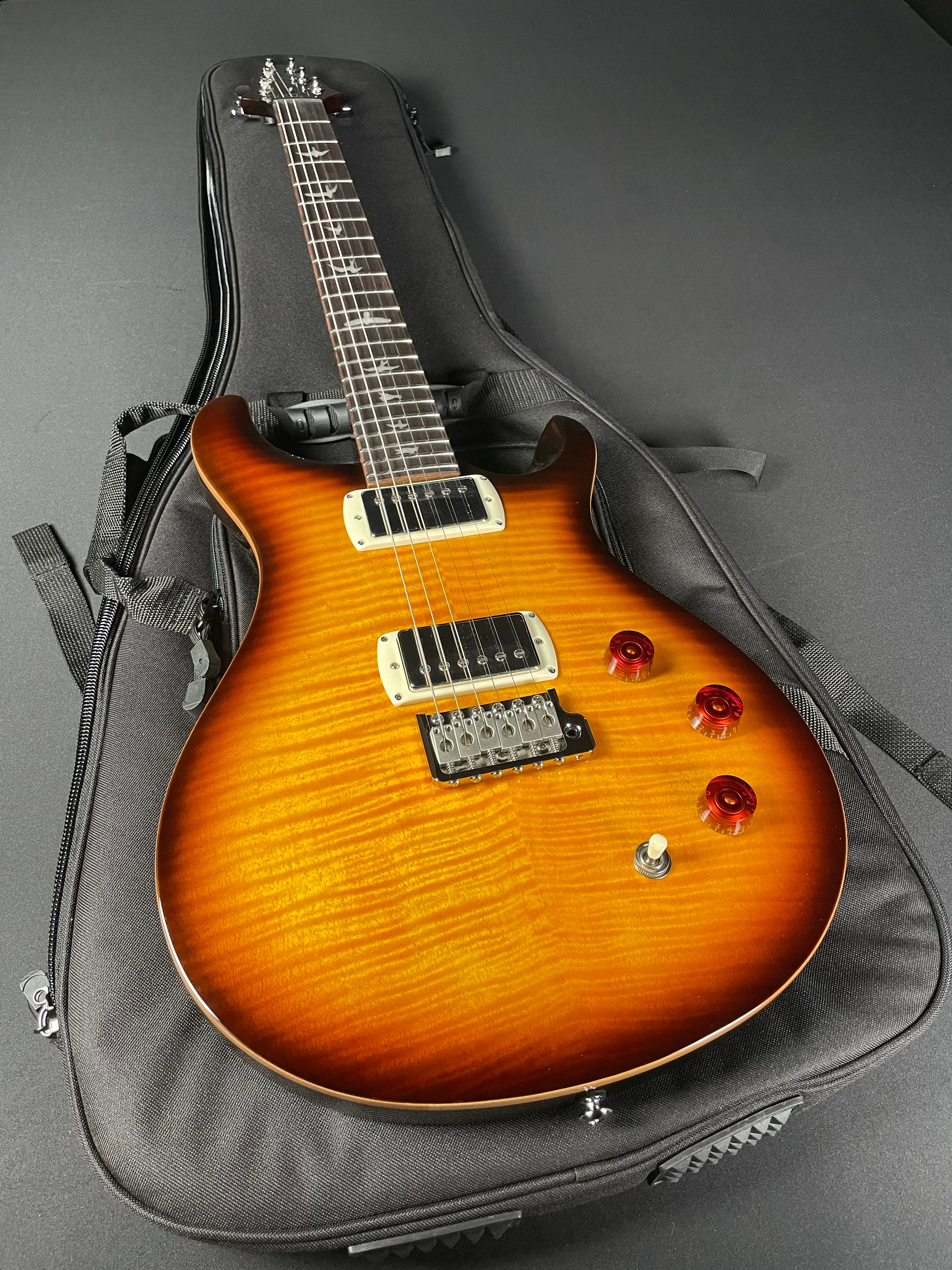 PRS SE DGT w/Gig Bag - McCarty Tobacco Sunburst