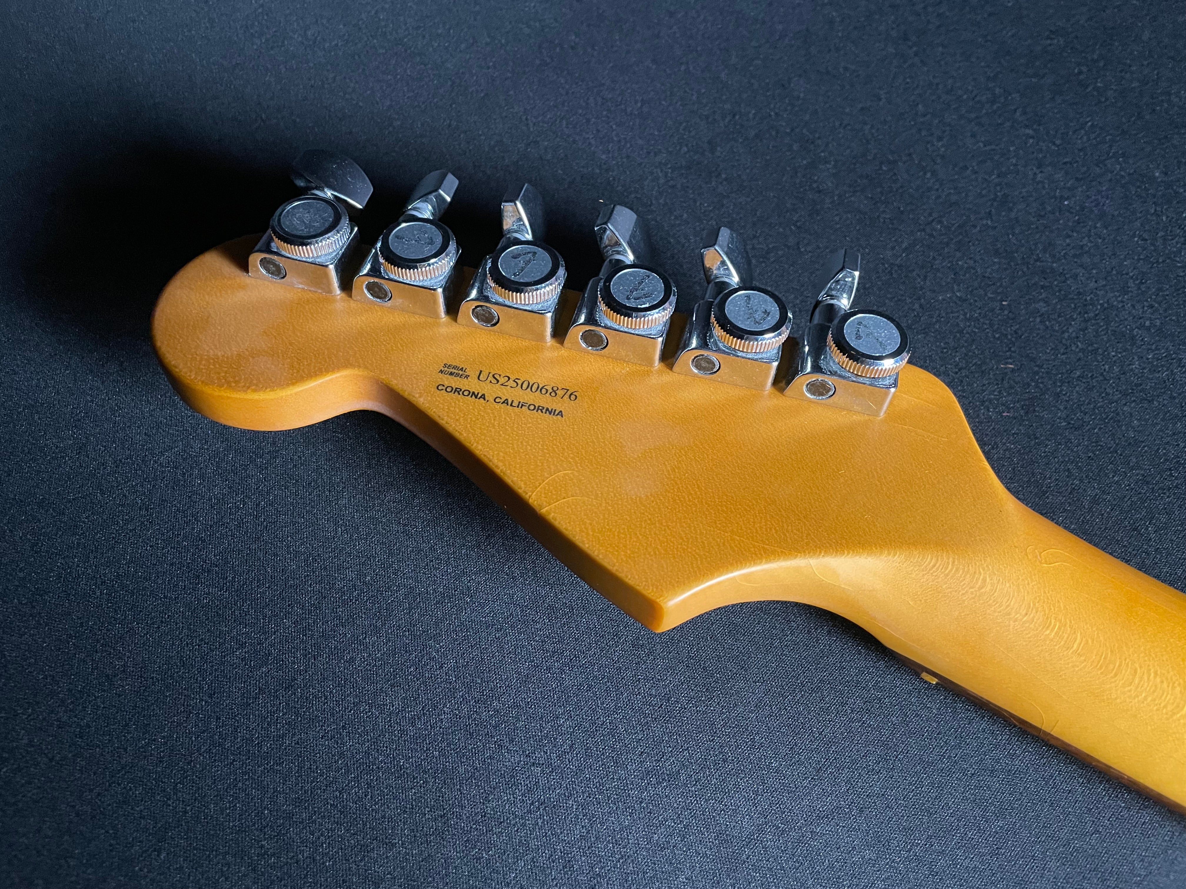 Fender American Ultra Luxe Vintage '60s Stratocaster - Ice Blue Metallic - Metronome Music Inc.