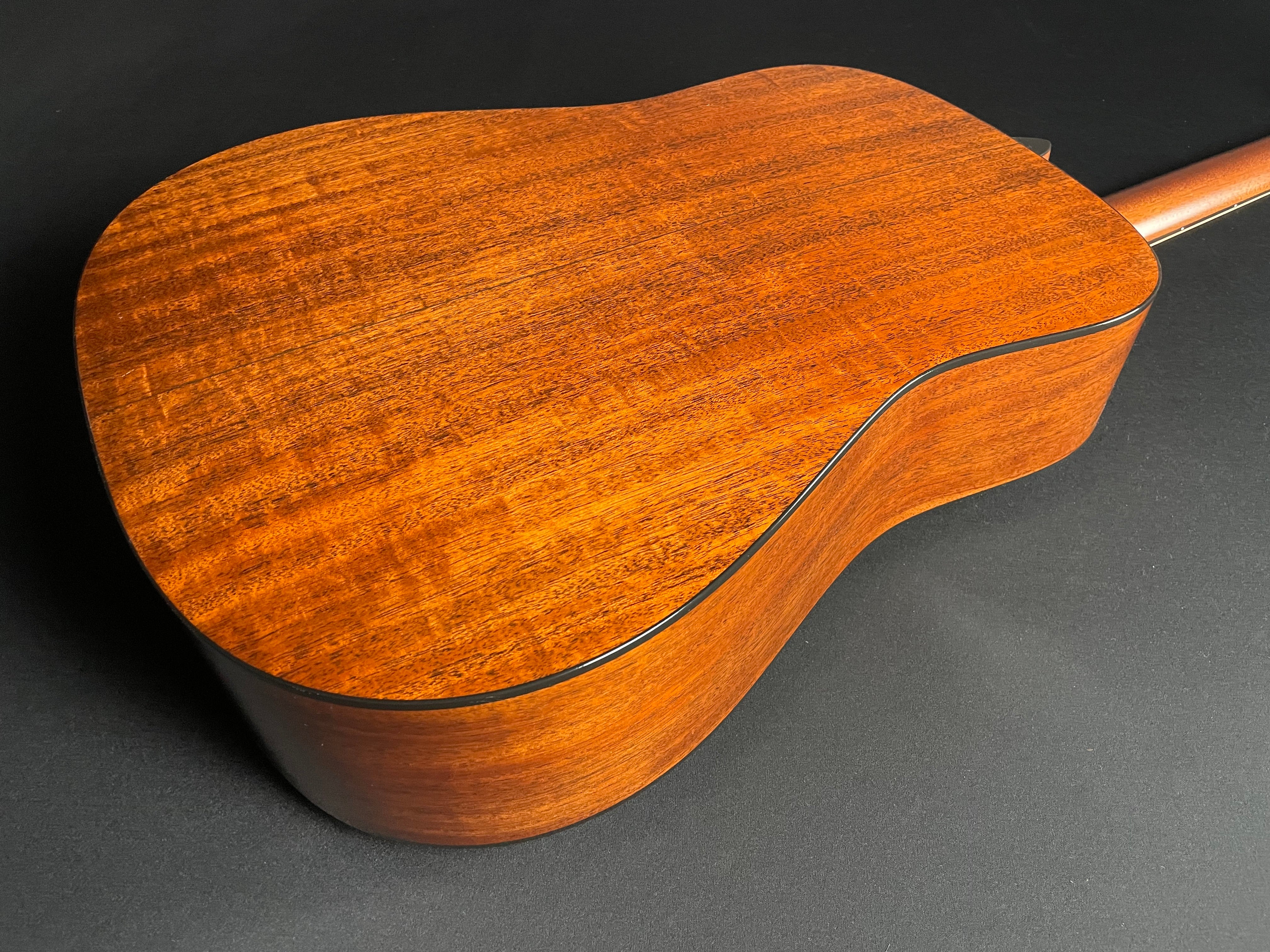 Martin D-18 Standard w/Hardshell Case - Natural (2025) - Metronome Music Inc.