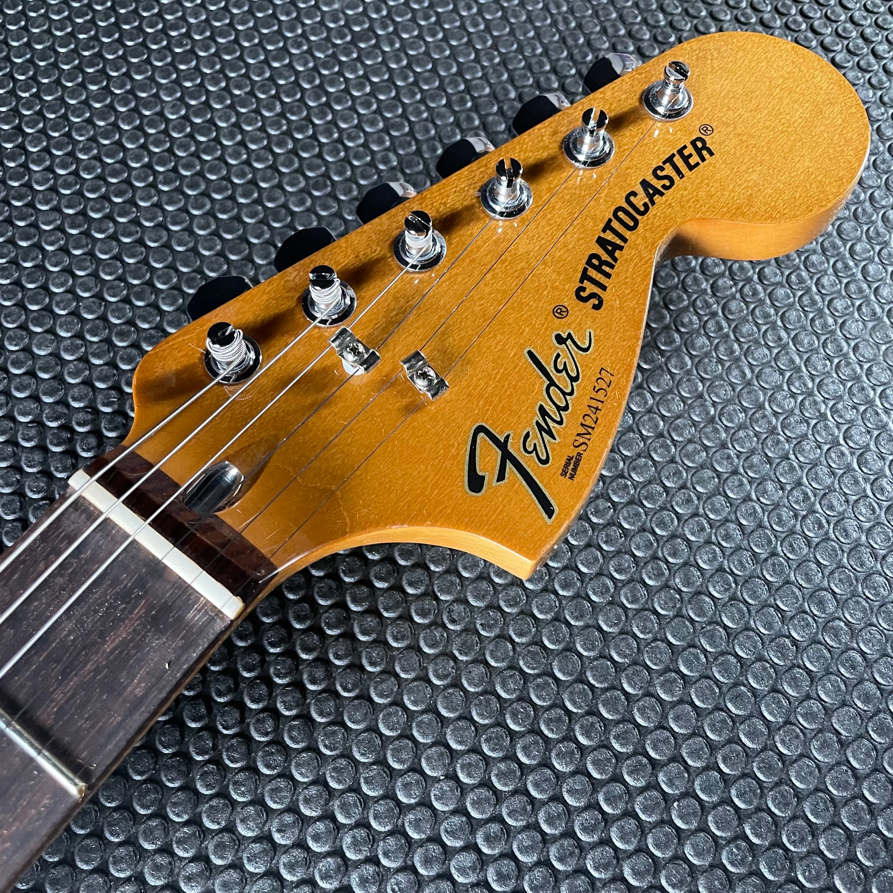 Fender 70th Anniversary Antigua Stratocaster, Rosewood- Antigua (7lbs 11oz) - Metronome Music Inc.