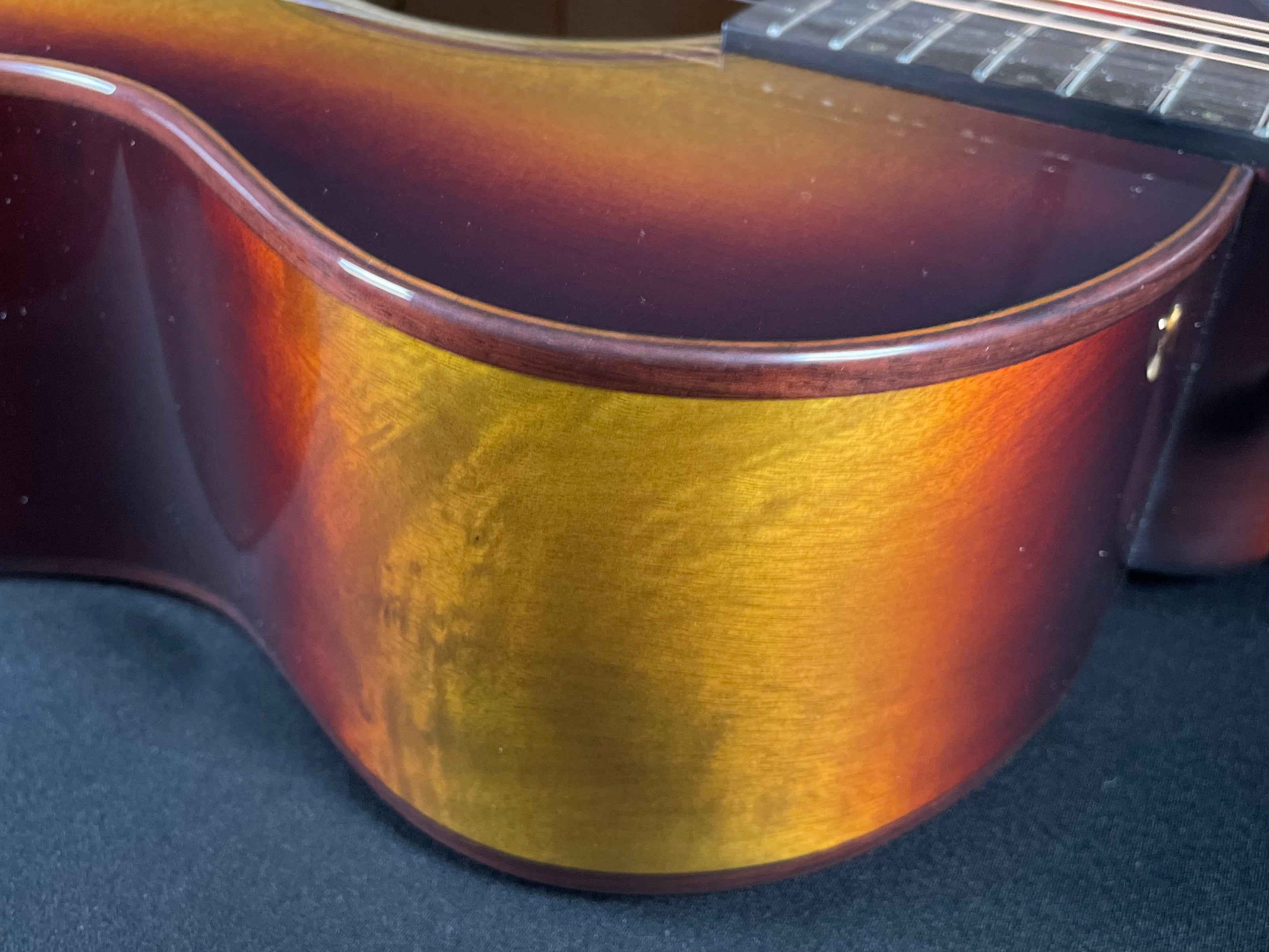 Breedlove Oregon Concert Earthsong LTD K&K Pickup - Metronome Music Inc.