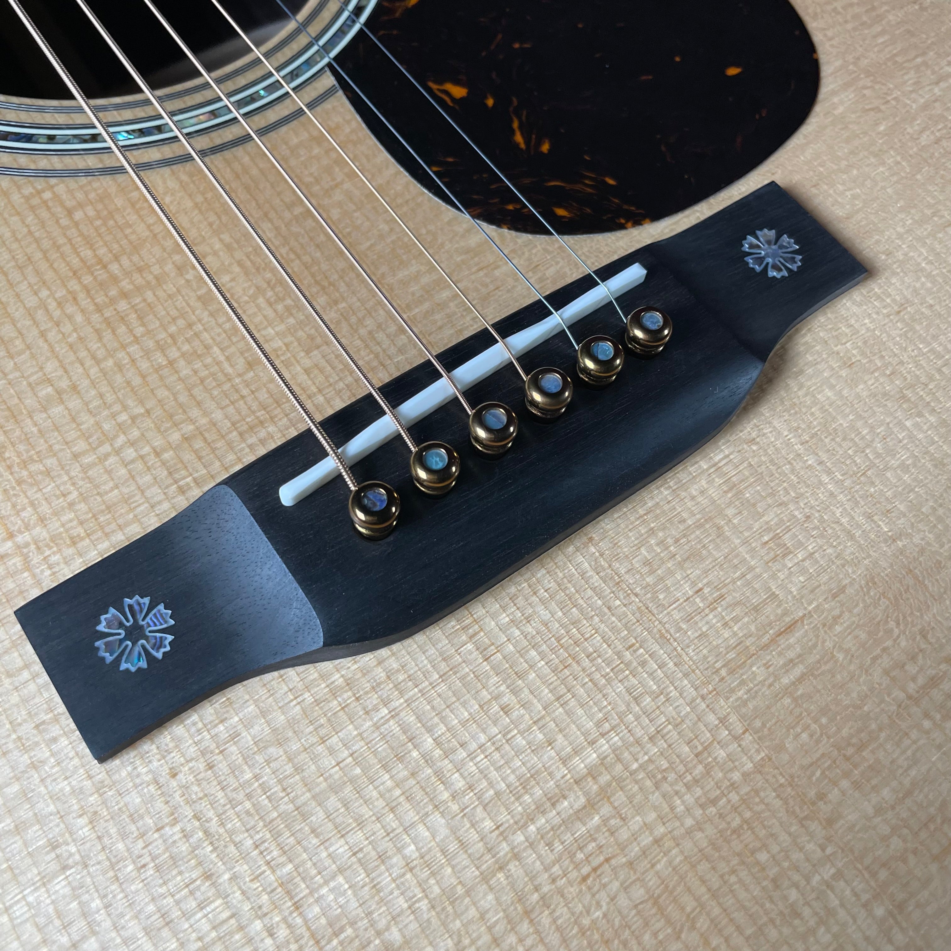 Martin D-42 Modern Deluxe w/Hardshell Case, Natural (2025) - Metronome Music Inc.