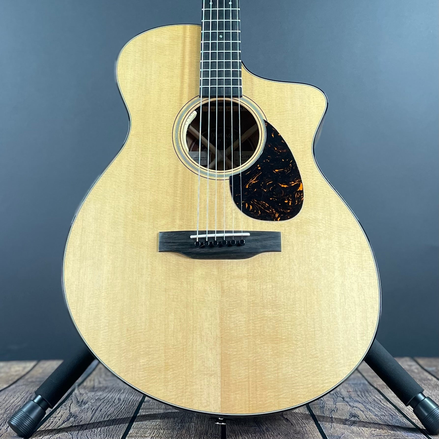 Martin SC-18E Standard w/Hardshell Case - Natural - Metronome Music Inc.