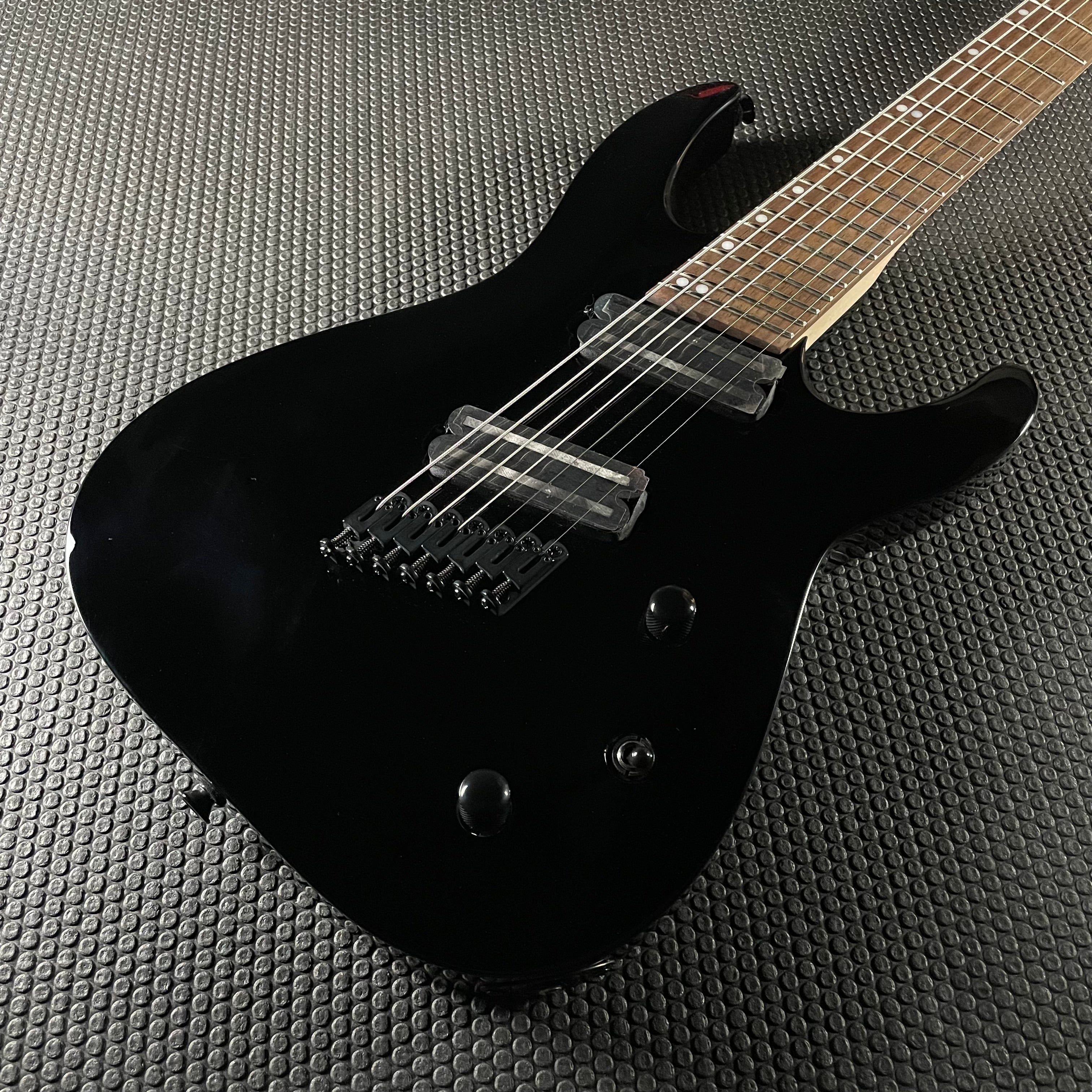 Jackson X Series Dinky Arch Top DKAF7 Multi-Scale- Gloss Black (7lbs 12oz) - Metronome Music Inc.