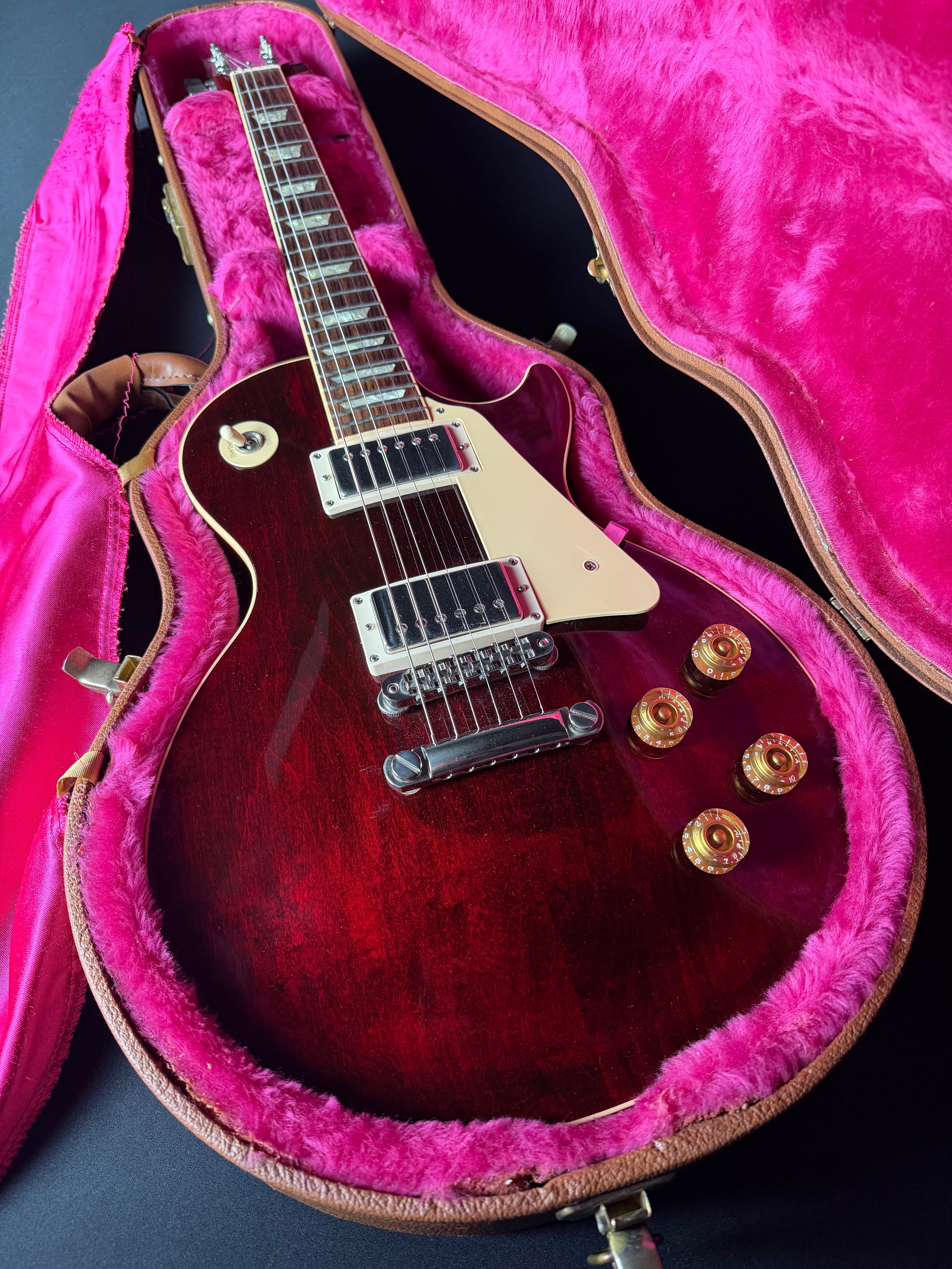 Gibson Les Paul Standard w/OHSC - Wine Red (1993)