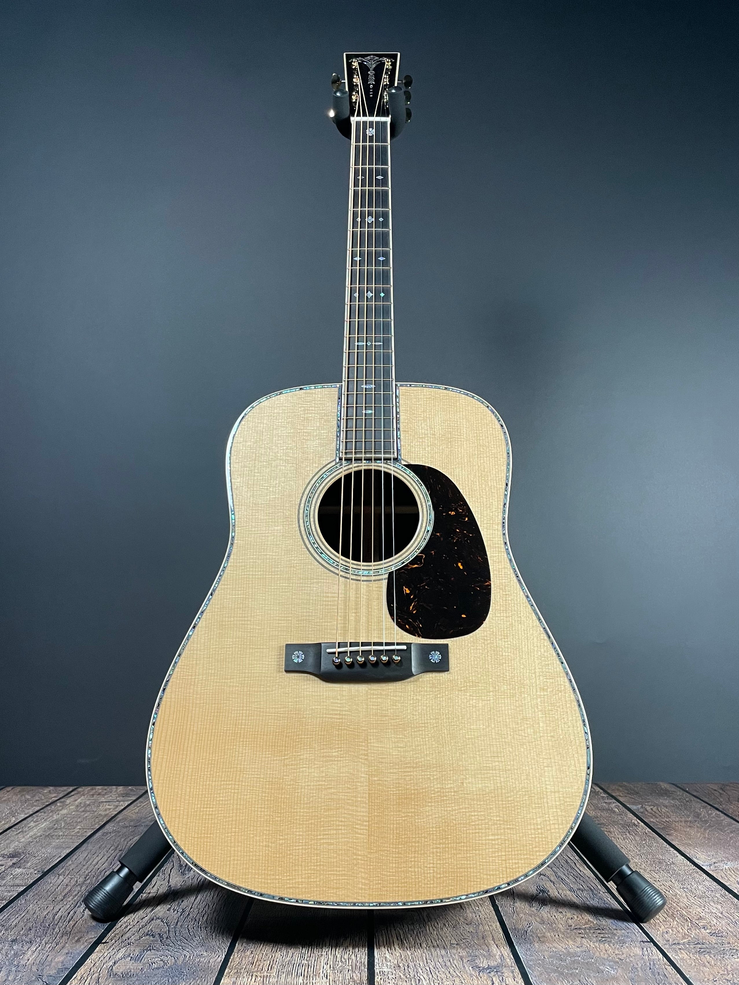 Martin D-42 Modern Deluxe w/Hardshell Case, Natural (2025) - Metronome Music Inc.