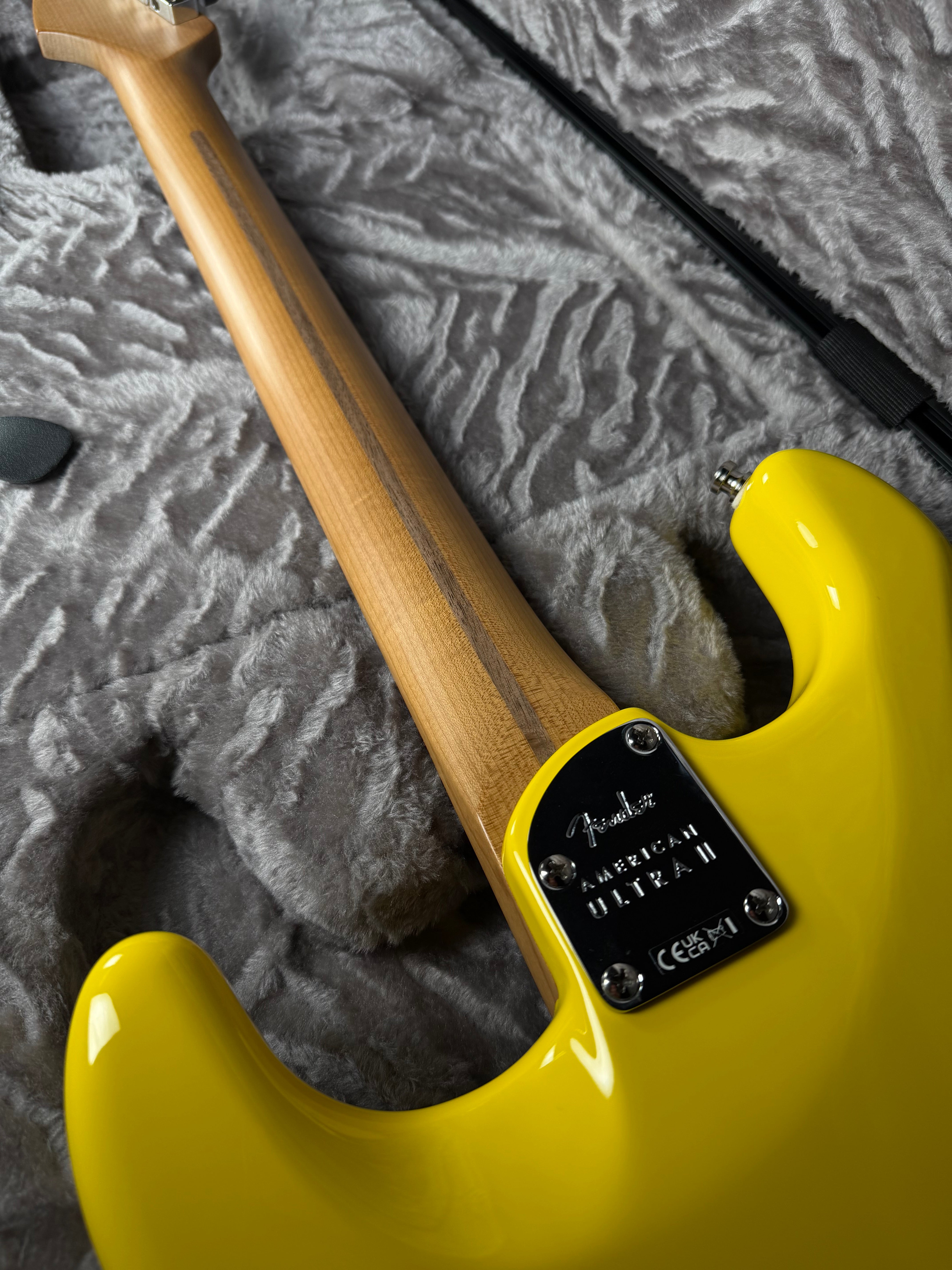 Fender Limited Edition American Ultra II Stratocaster HSS - Graffiti Yellow