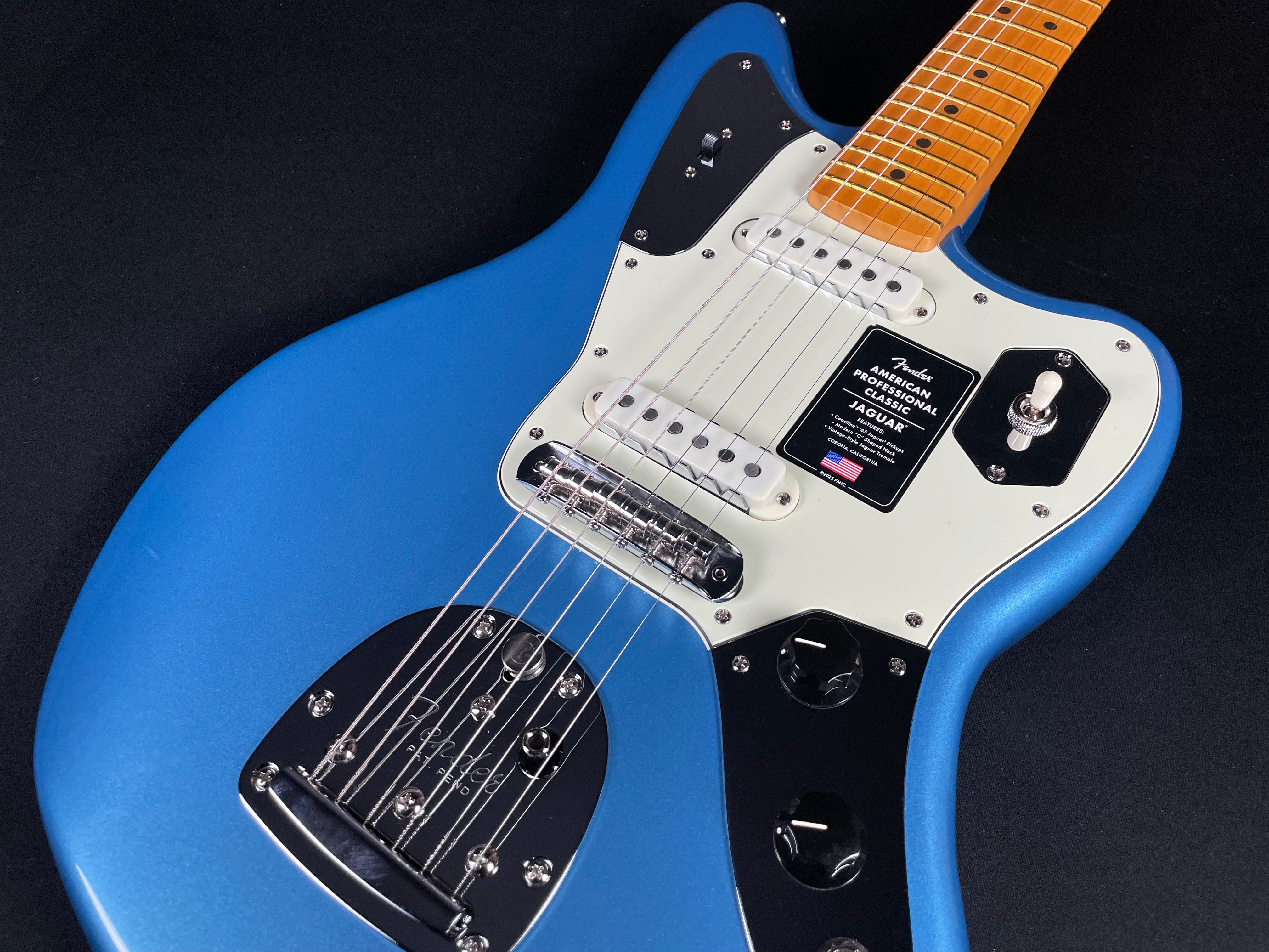 Fender American Professional Classic Jaguar - Faded Lake Placid Blue - Metronome Music Inc.