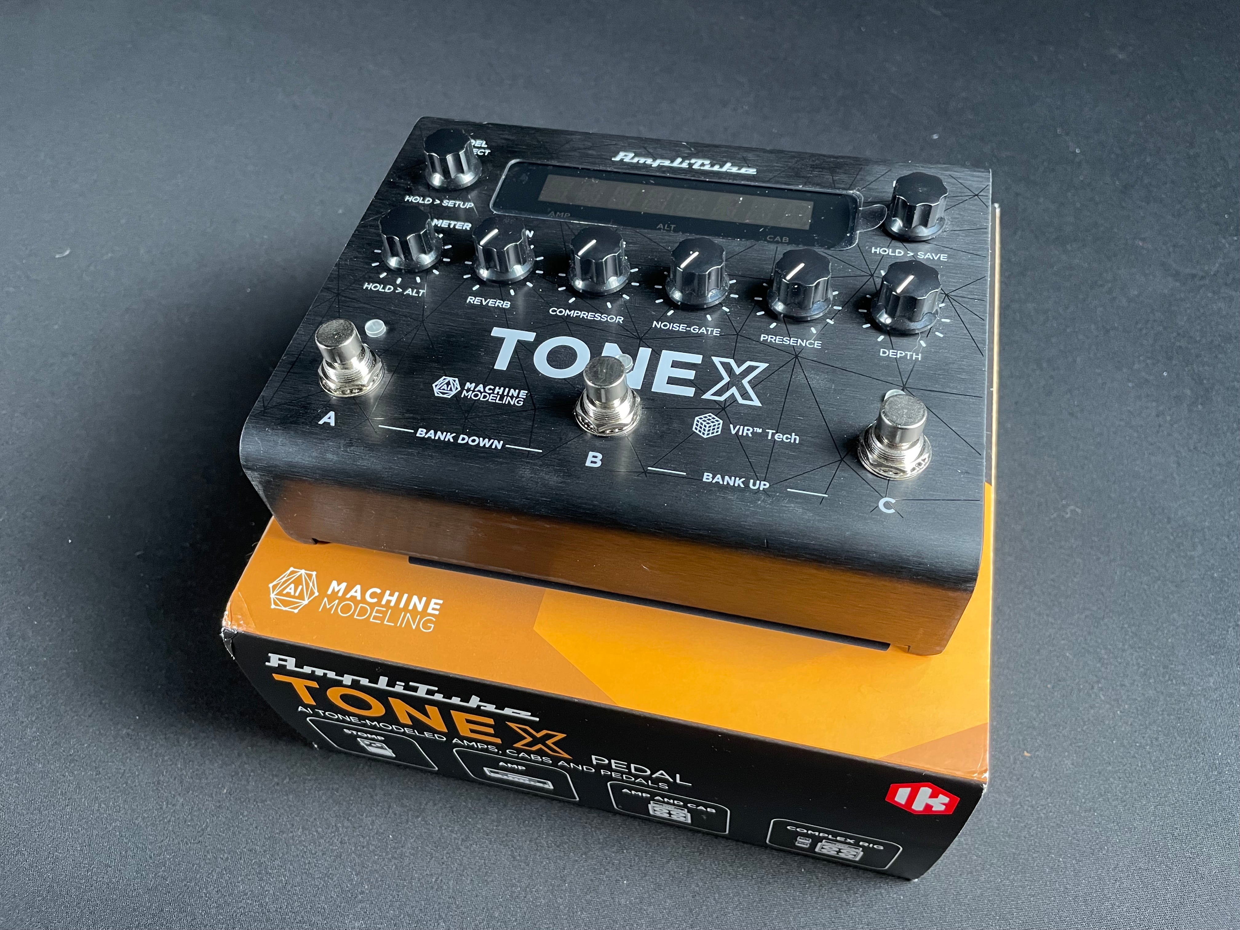 IK Multimedia TONEX Multi-Effects Pedal - Metronome Music Inc.