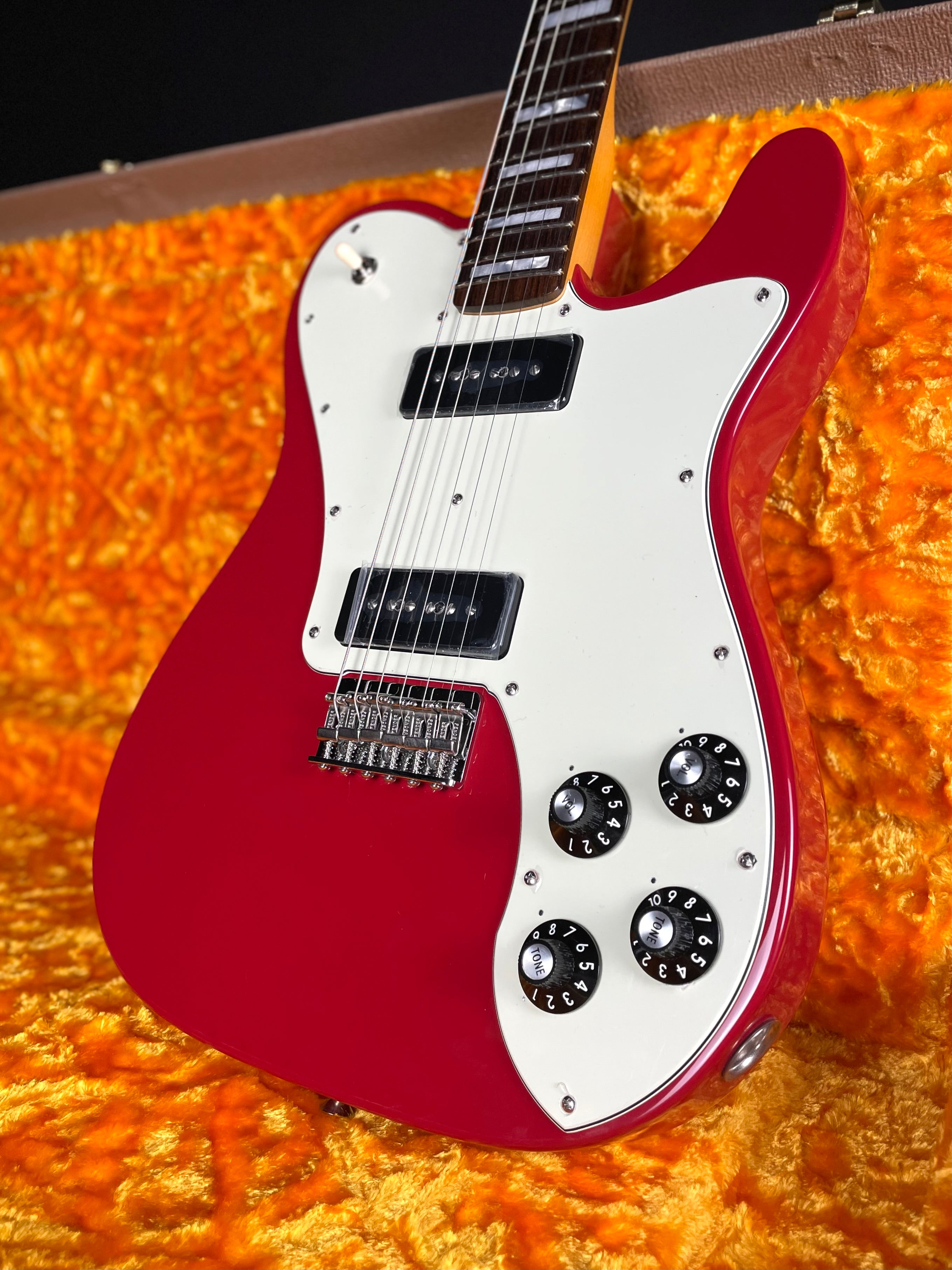 Fender Chris Shiflett Cleaver Telecaster Deluxe - Dakota Red - Metronome Music Inc.