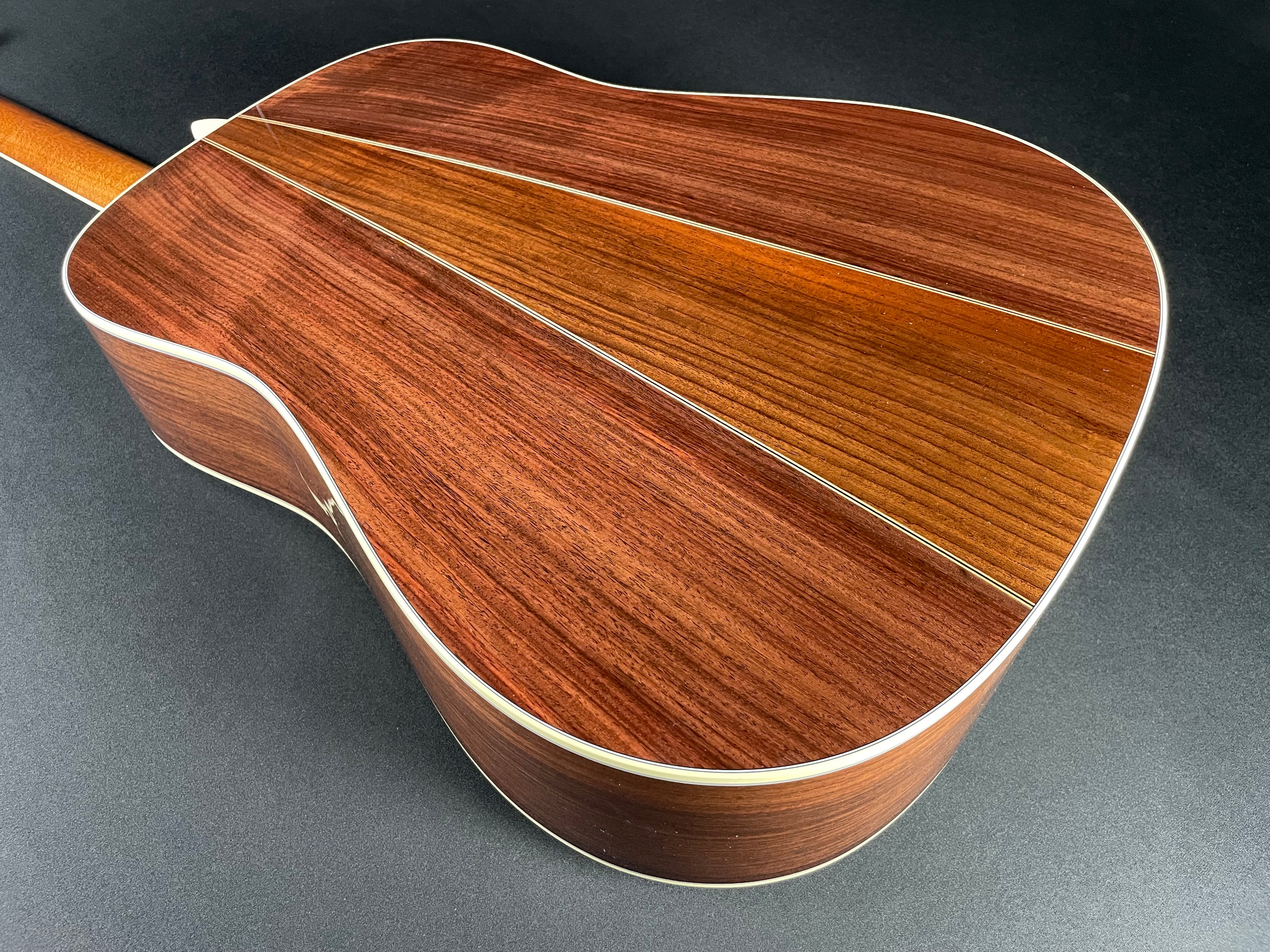 Martin D-35 Standard w/Hardshell Case - 1933 Ambertone (2025) - Metronome Music Inc.