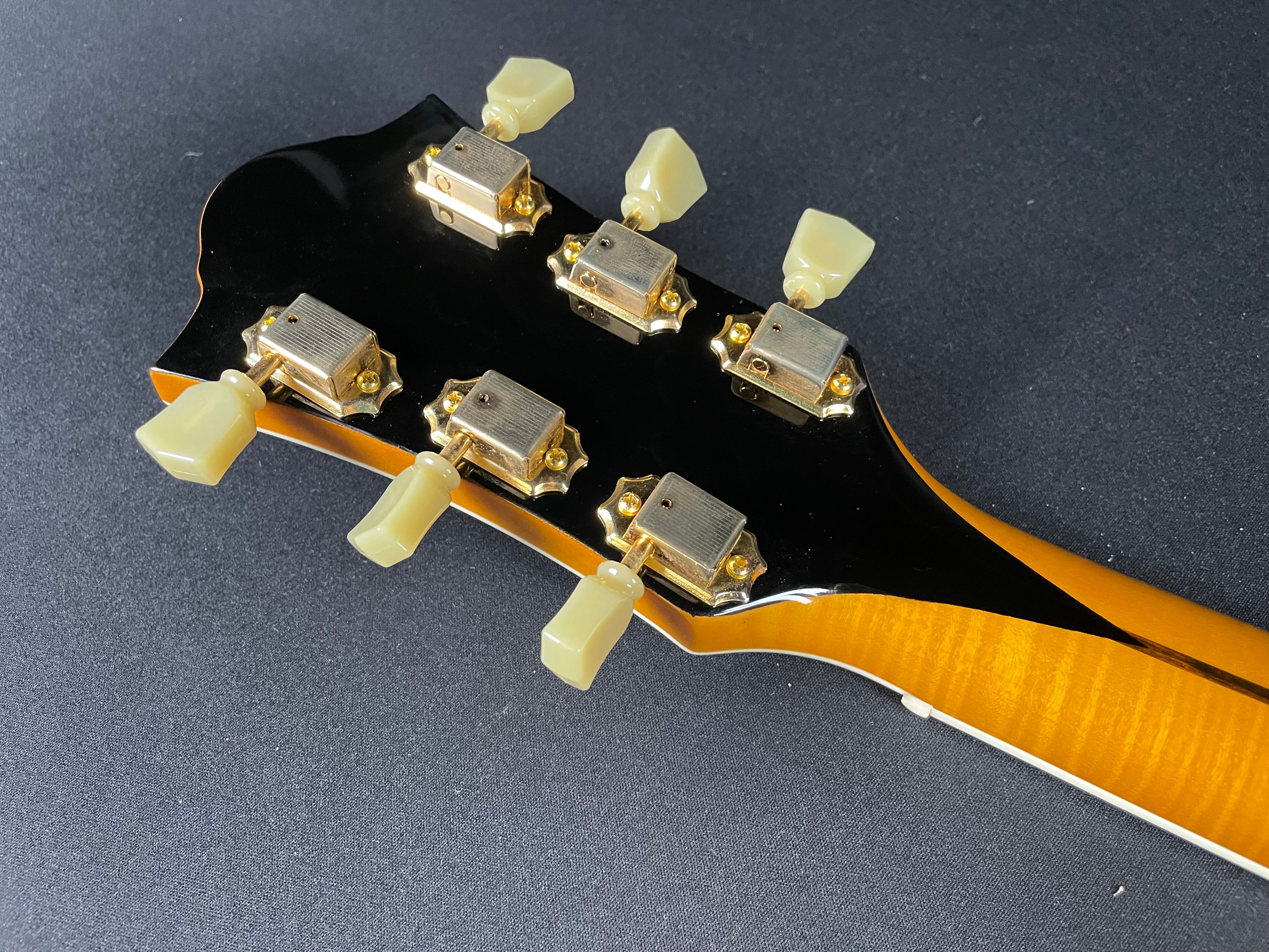 Blueridge BG-2500 Historic Series Super Jumbo Acoustic Guitar (2016) - Metronome Music Inc.