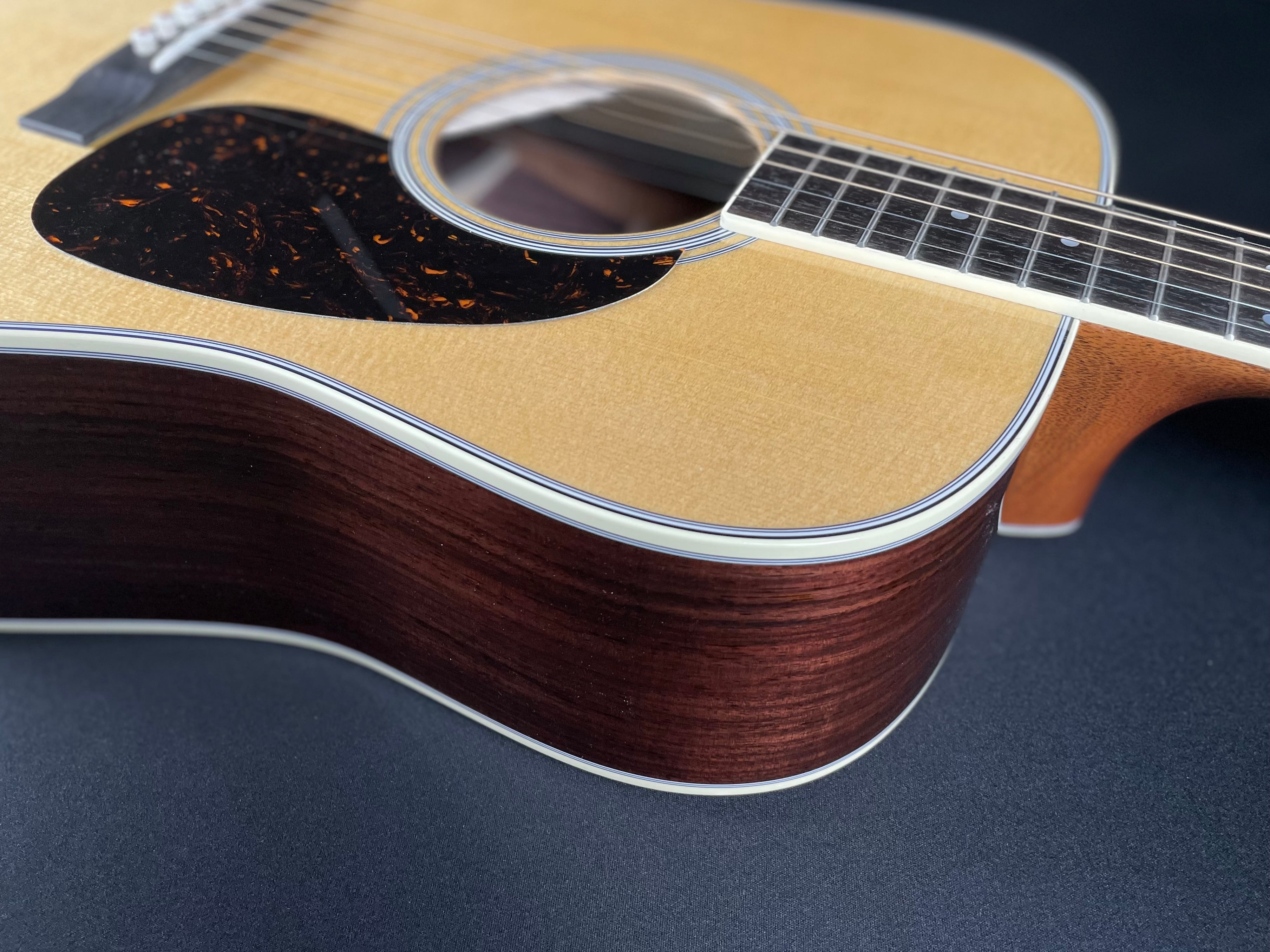 Martin D-35 Standard w/Hardshell Case - Natural (2025) - Metronome Music Inc.