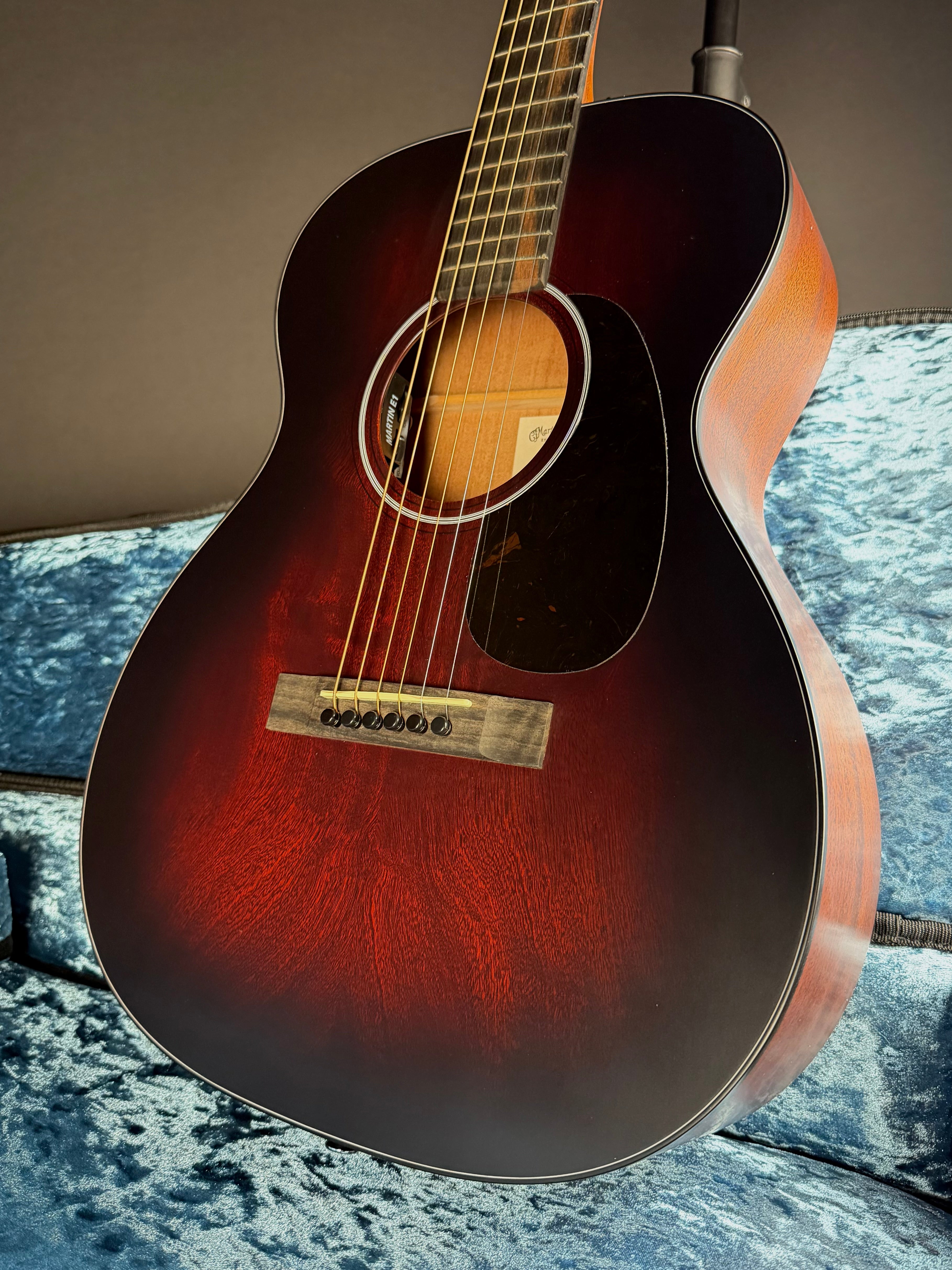 Martin 000 Jr E Jeff Tweedy w/Soft Case Dark Mahogany - Metronome Music Inc.