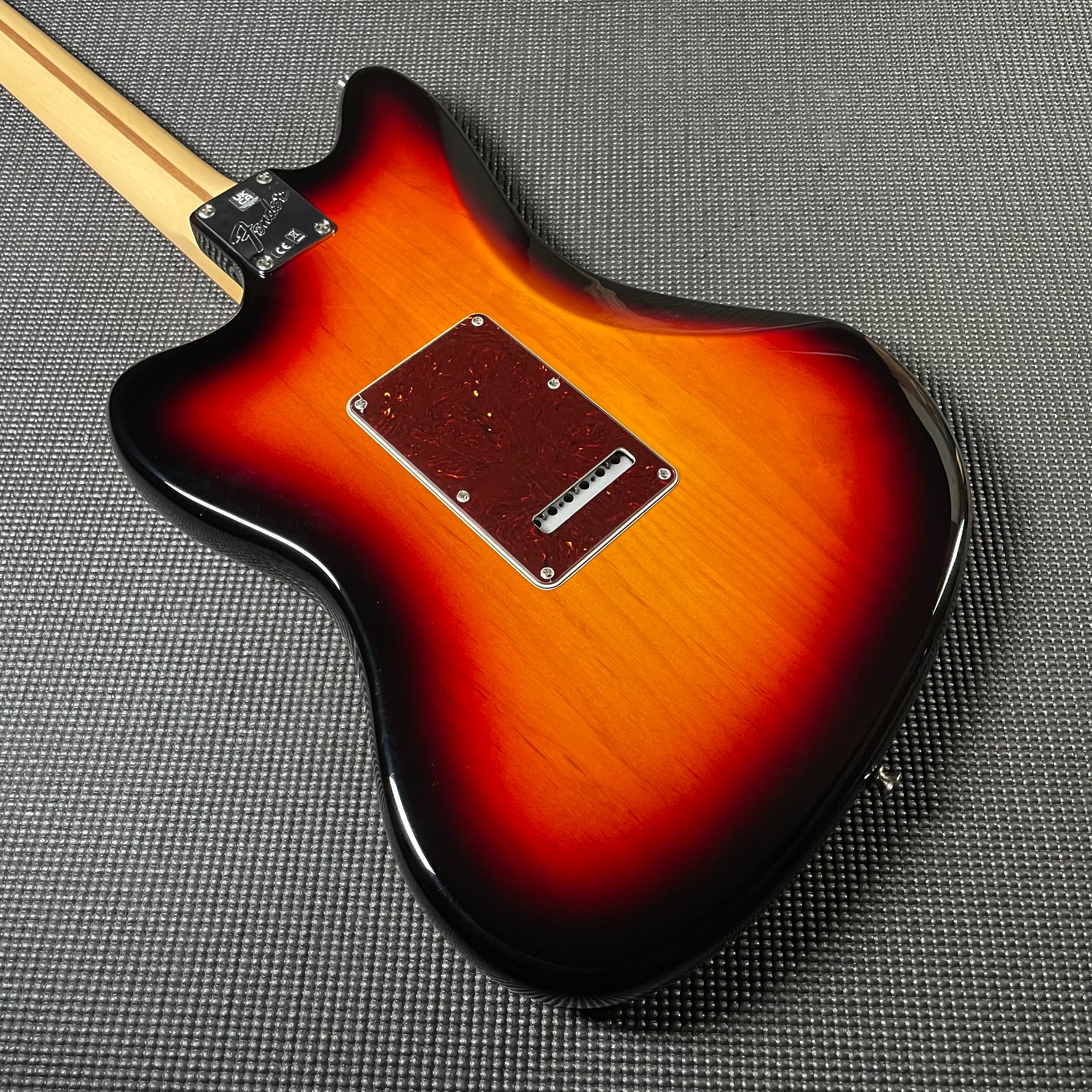 Fender American Performer Jazzmaster, Rosewood- 3-Tone Sunburst - Metronome Music Inc.