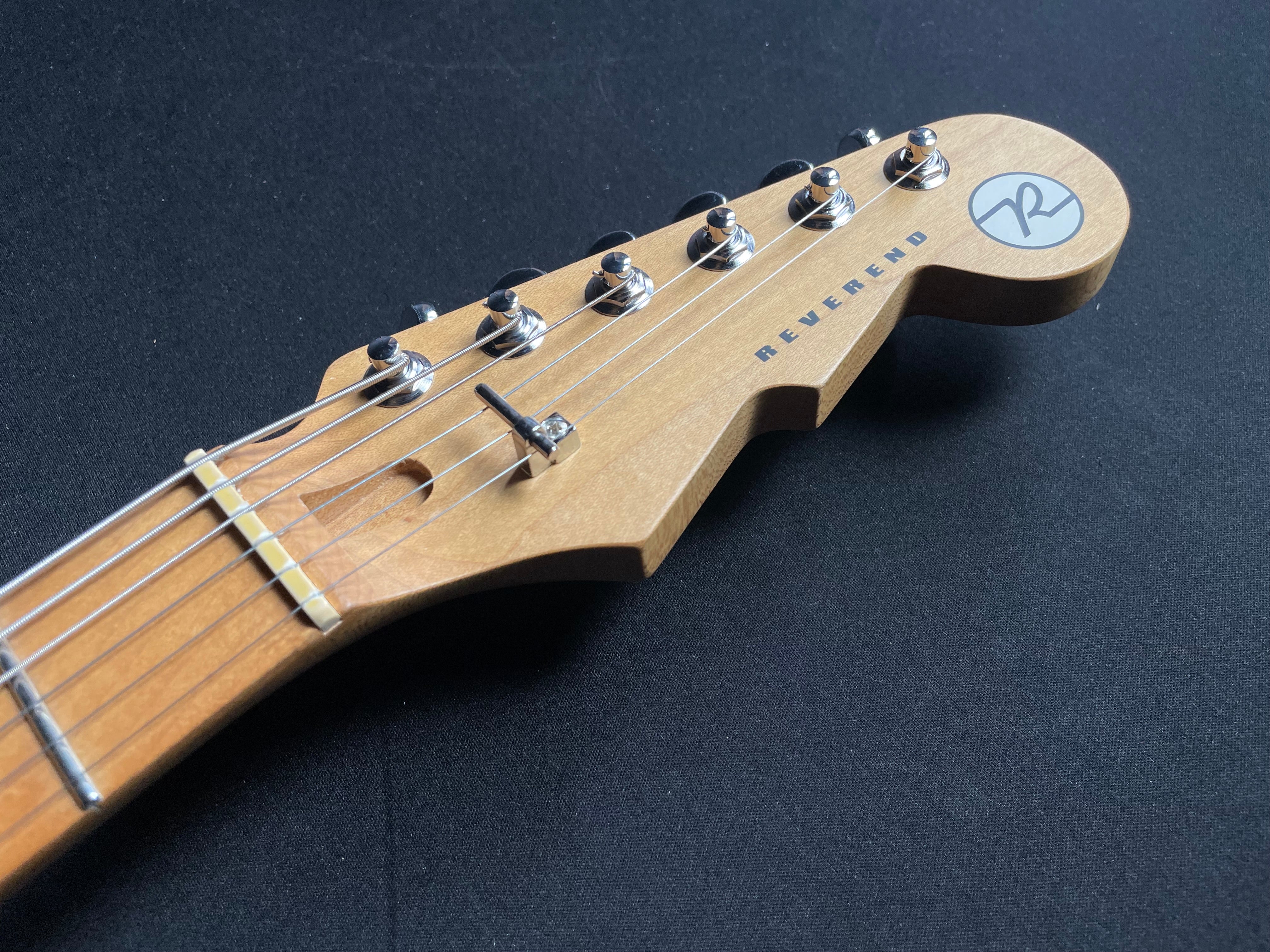 Reverend Descent W Baritone - Midnight Black - Metronome Music Inc.