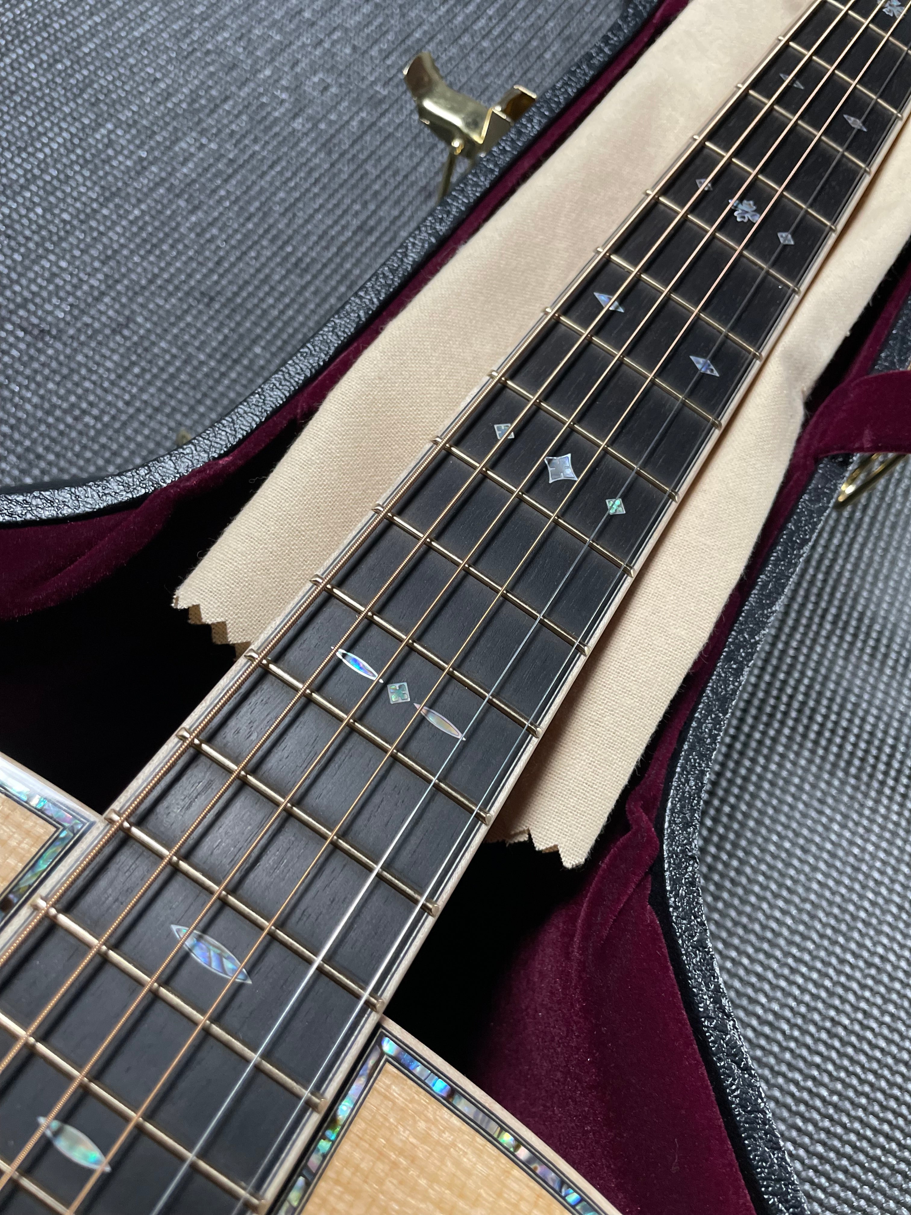 Martin D-42 Modern Deluxe w/Hardshell Case, Natural (2025) - Metronome Music Inc.