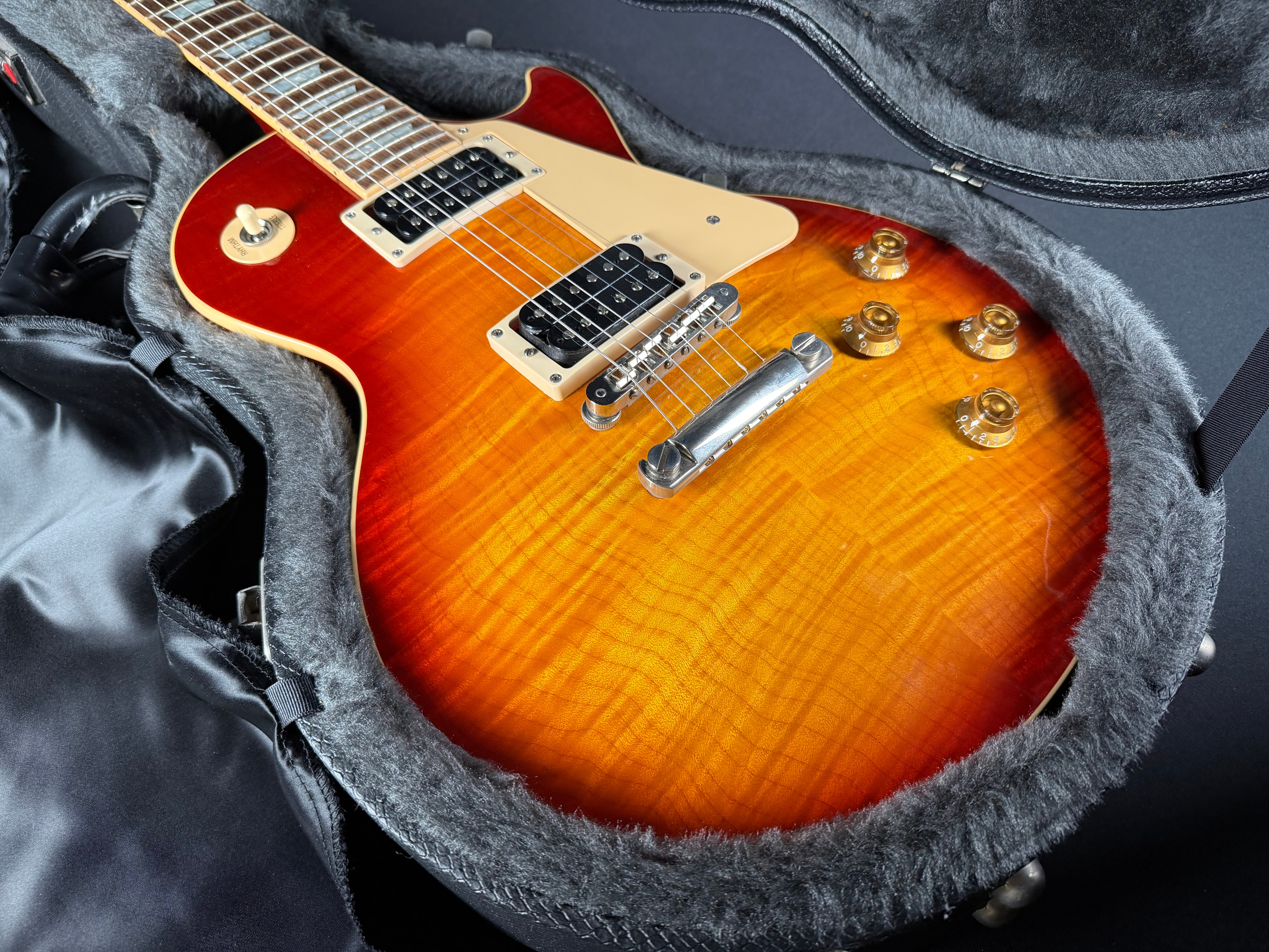 Gibson Les Paul Standard 50s w/OHSC - Heritage Cherry Sunburst (2004) - Metronome Music Inc.